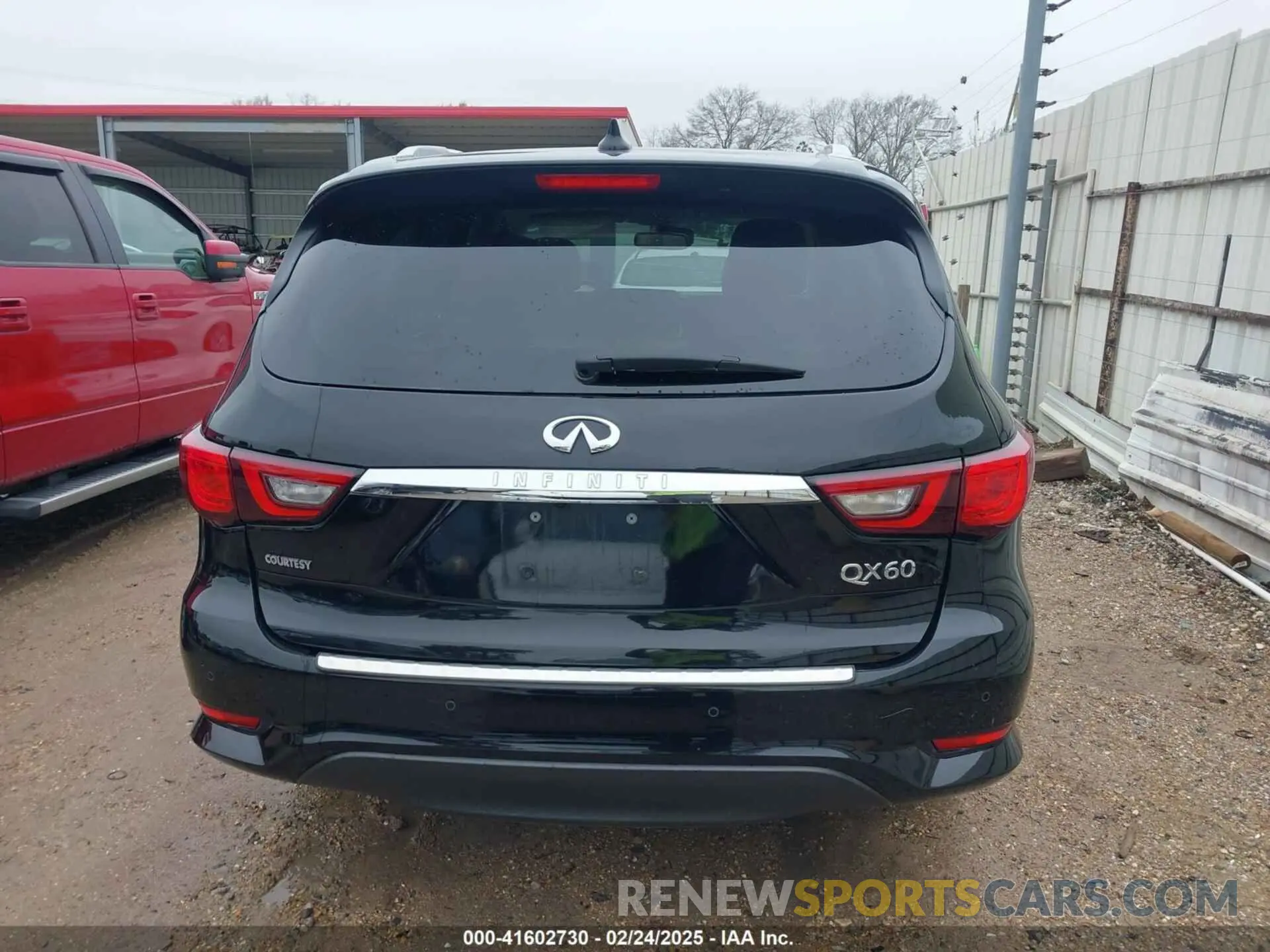 16 Photograph of a damaged car 5N1DL0MN3KC552717 INFINITI QX60 2019