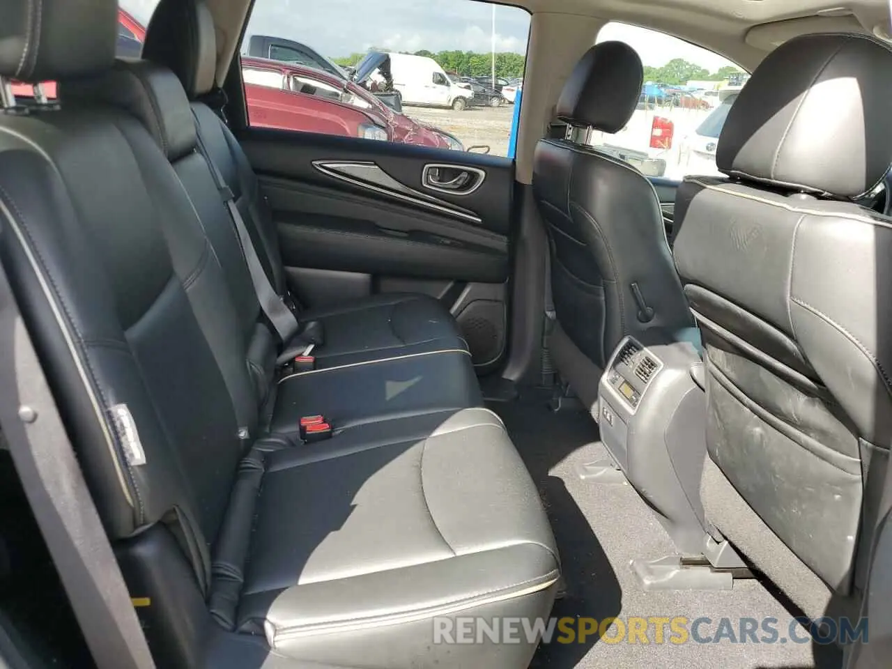11 Photograph of a damaged car 5N1DL0MN3KC560543 INFINITI QX60 2019