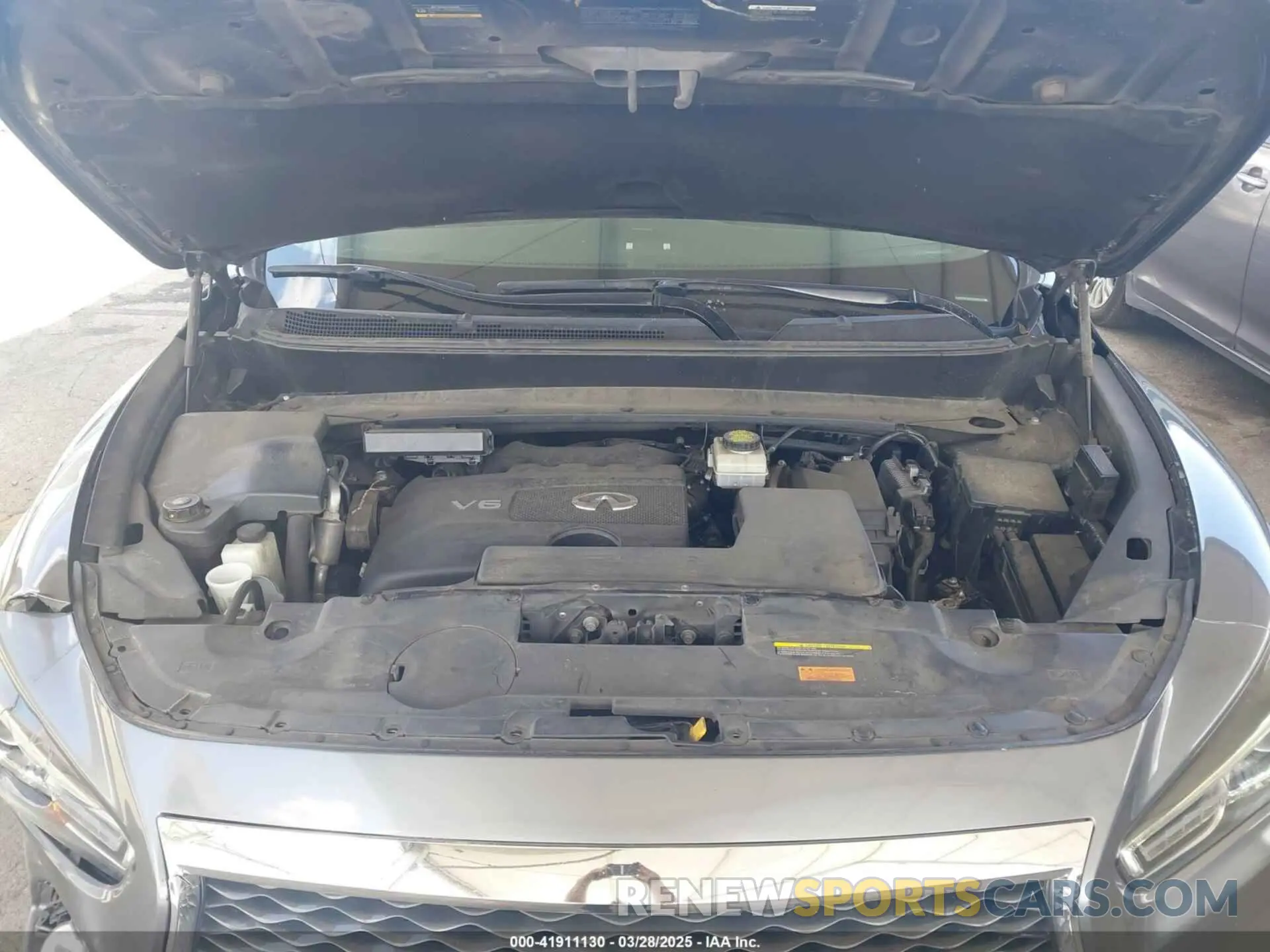 10 Photograph of a damaged car 5N1DL0MN3KC565998 INFINITI QX60 2019