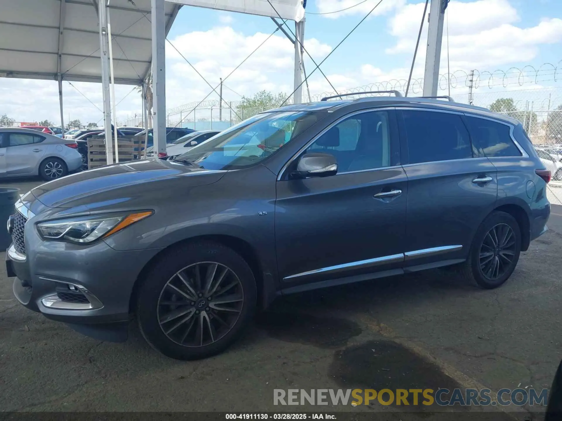 14 Photograph of a damaged car 5N1DL0MN3KC565998 INFINITI QX60 2019