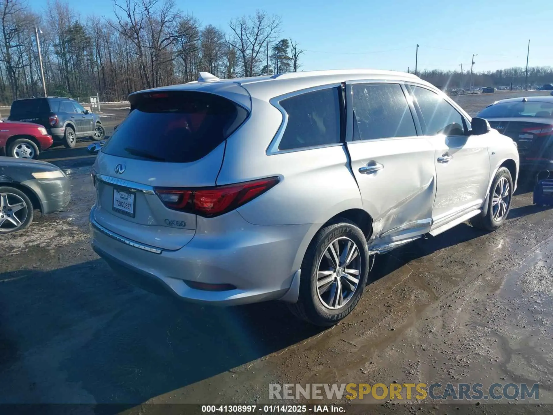 4 Photograph of a damaged car 5N1DL0MN3KC568514 INFINITI QX60 2019