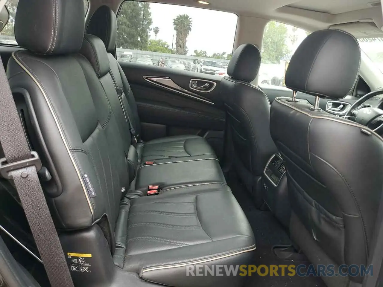 11 Photograph of a damaged car 5N1DL0MN4KC551544 INFINITI QX60 2019