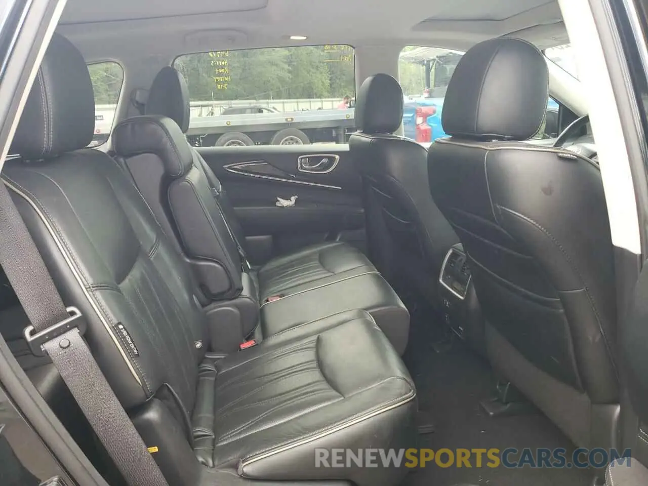 11 Photograph of a damaged car 5N1DL0MN4KC560857 INFINITI QX60 2019
