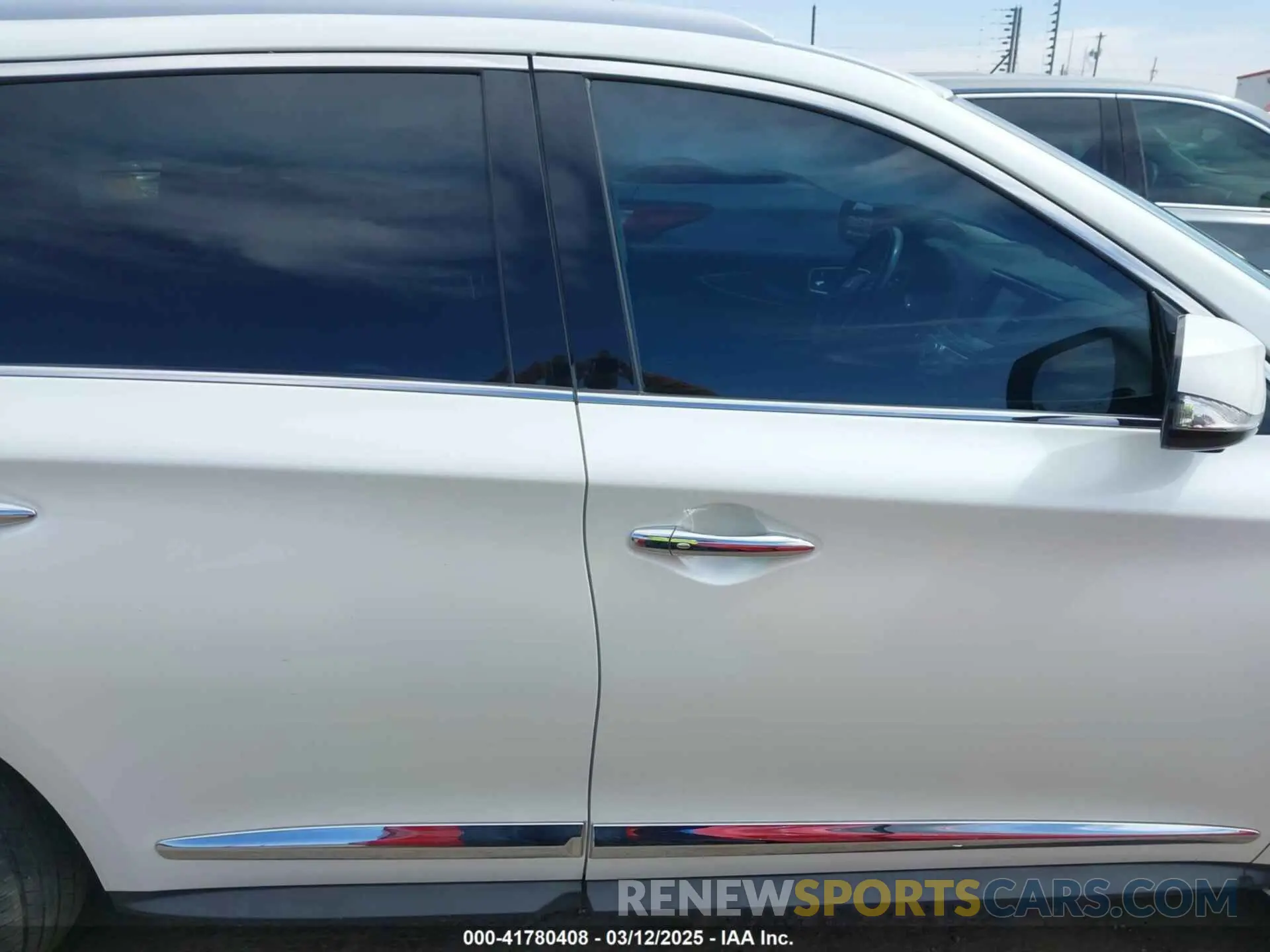 13 Photograph of a damaged car 5N1DL0MN5KC503552 INFINITI QX60 2019
