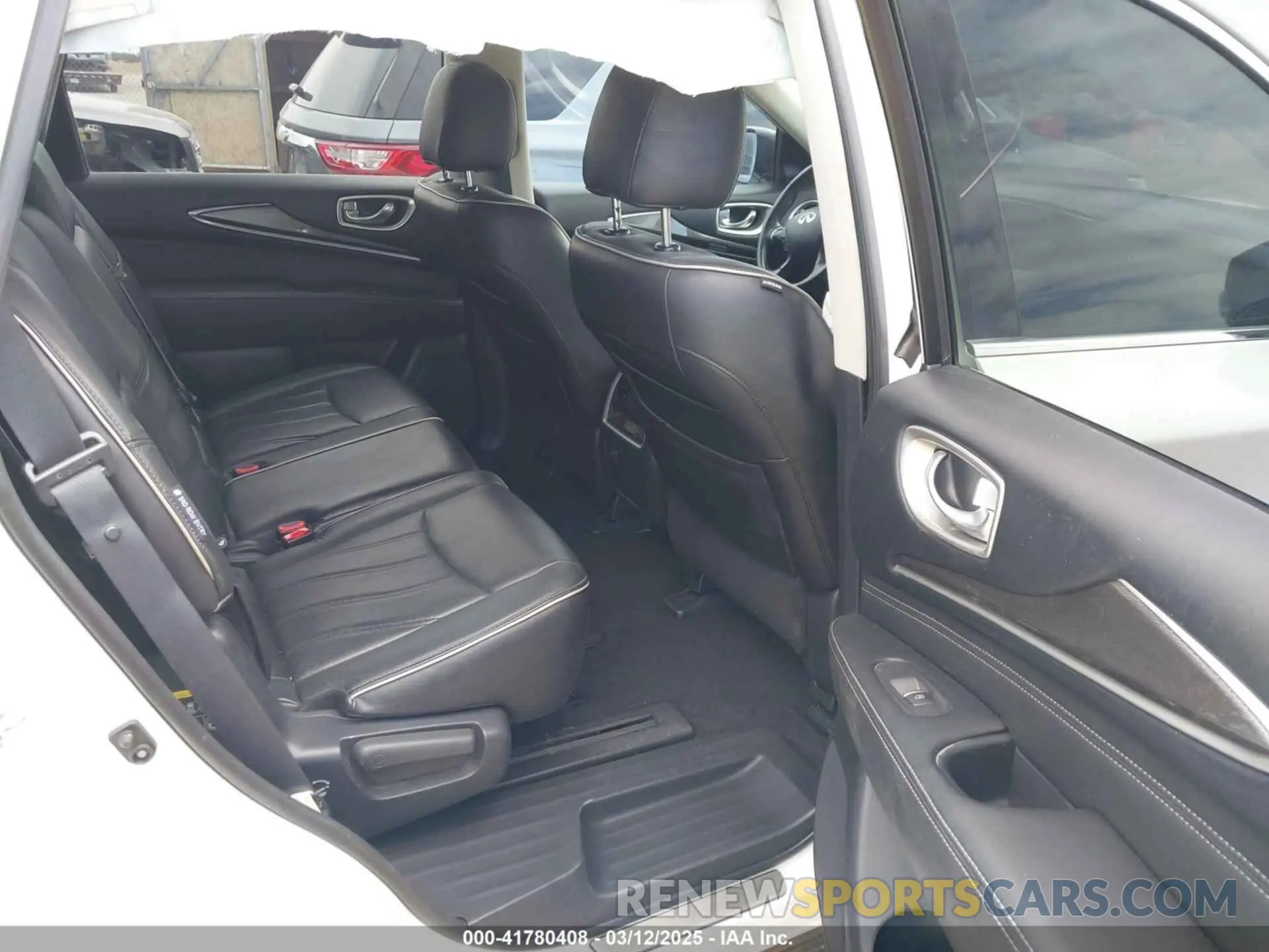 8 Photograph of a damaged car 5N1DL0MN5KC503552 INFINITI QX60 2019