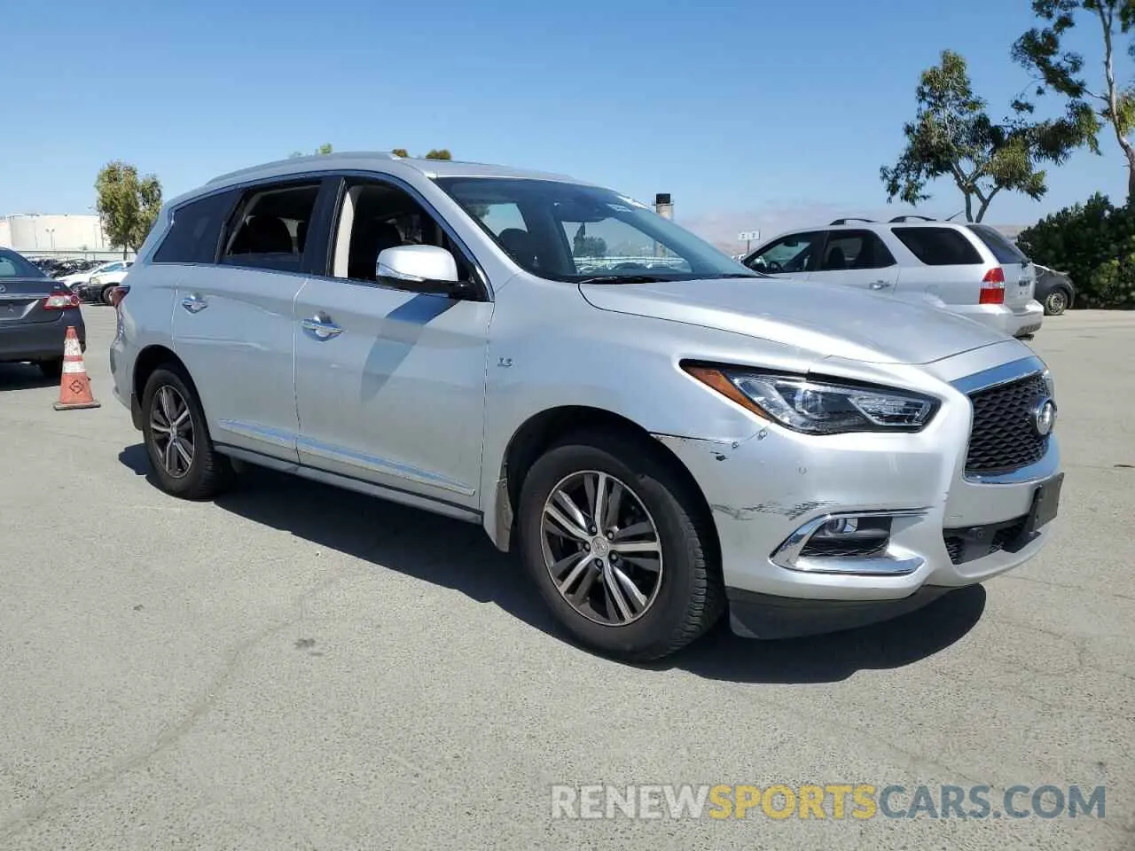 4 Photograph of a damaged car 5N1DL0MN5KC558017 INFINITI QX60 2019