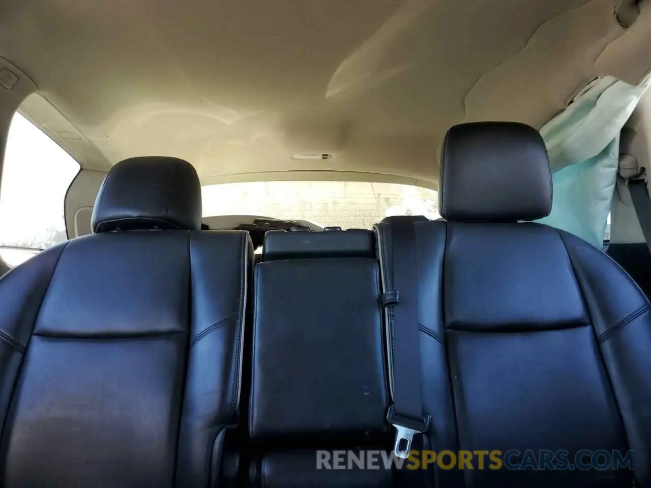10 Photograph of a damaged car 5N1DL0MN6KC516732 INFINITI QX60 2019