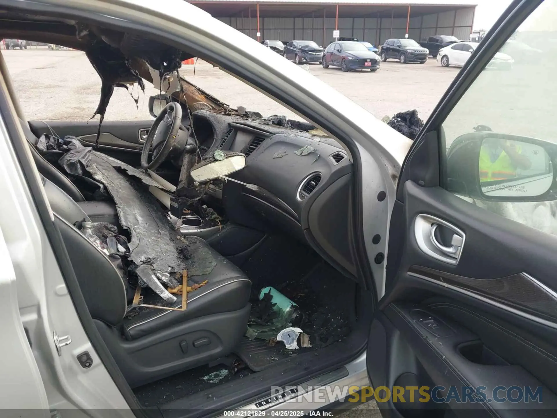 5 Photograph of a damaged car 5N1DL0MN6KC517024 INFINITI QX60 2019