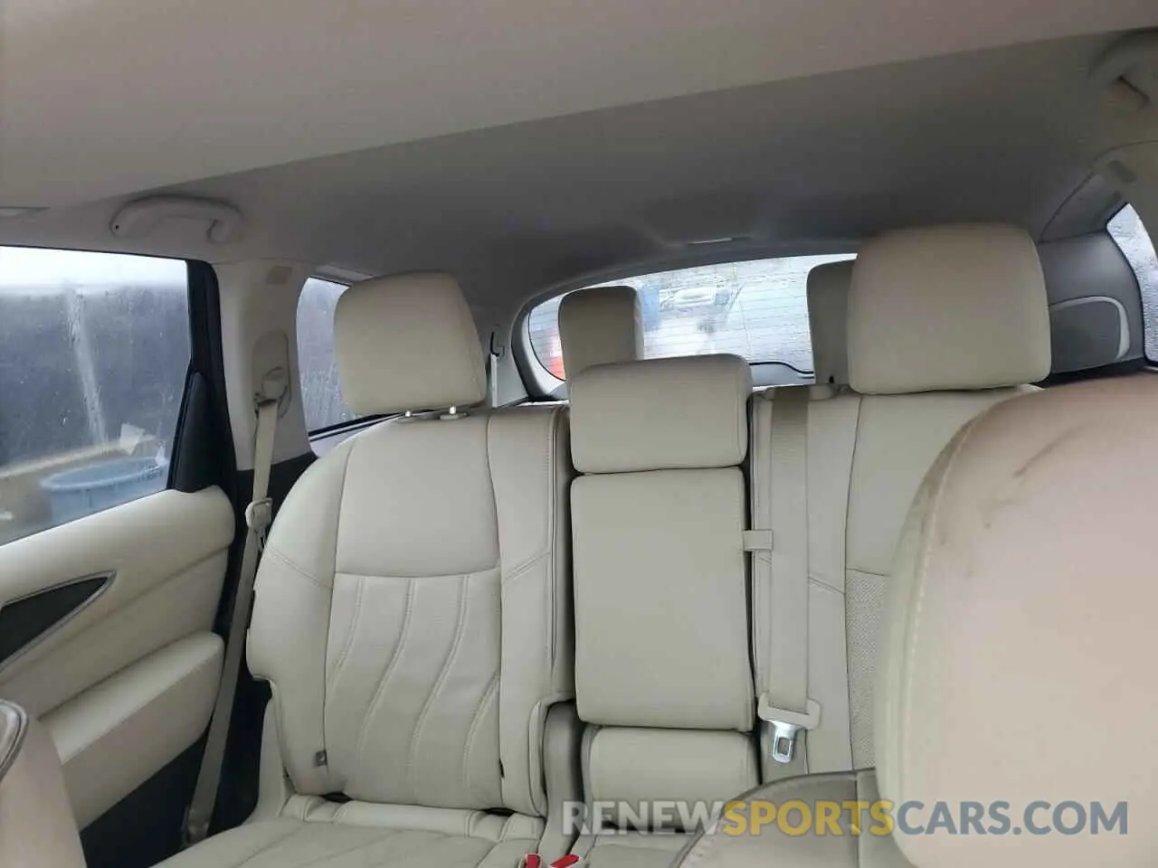 10 Photograph of a damaged car 5N1DL0MN6KC527469 INFINITI QX60 2019