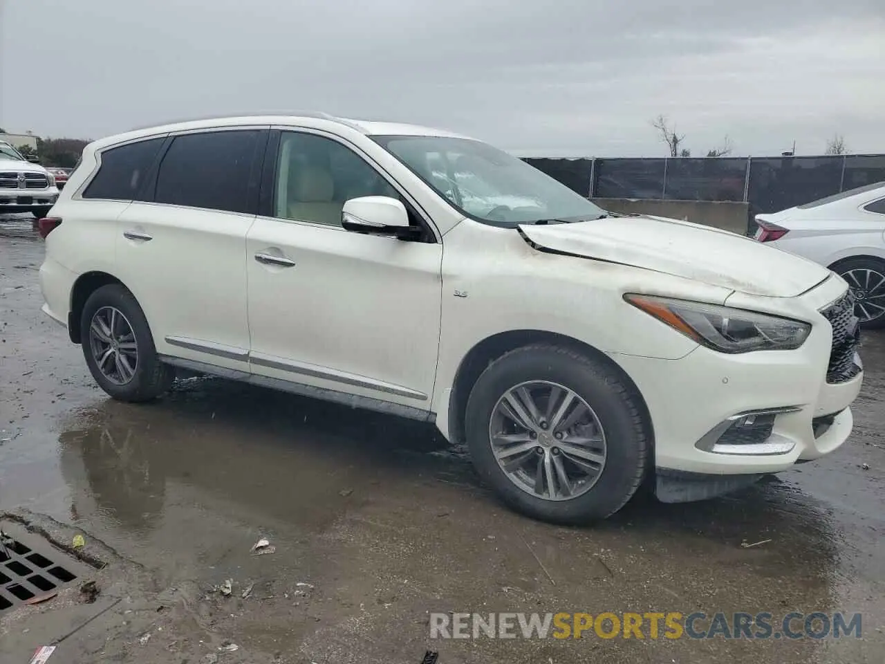 4 Photograph of a damaged car 5N1DL0MN6KC527469 INFINITI QX60 2019