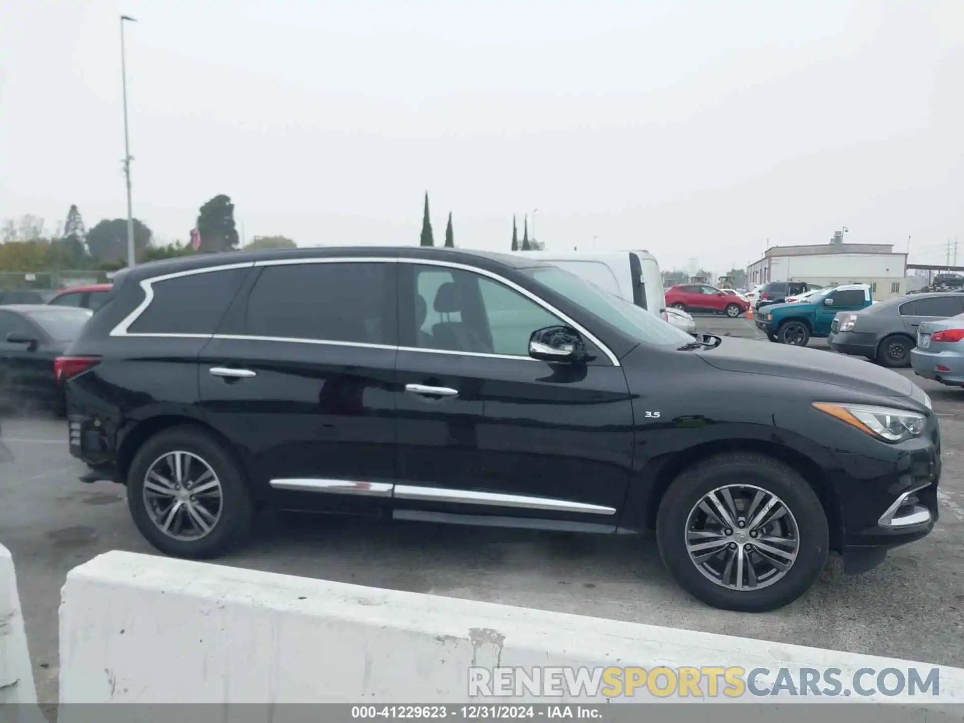 14 Photograph of a damaged car 5N1DL0MN7KC500202 INFINITI QX60 2019