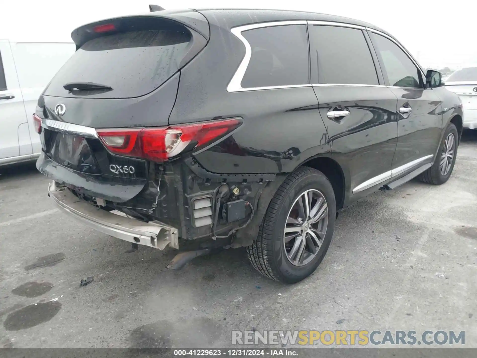 4 Photograph of a damaged car 5N1DL0MN7KC500202 INFINITI QX60 2019