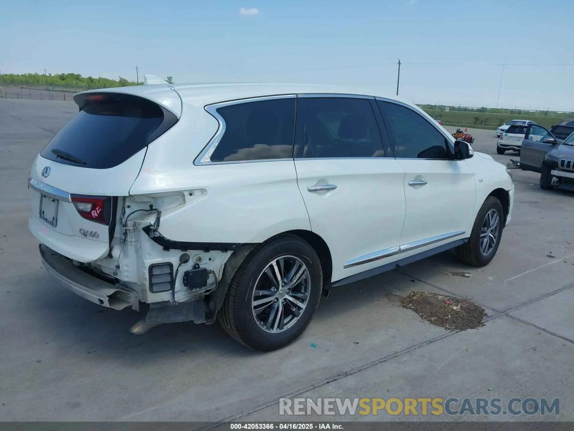 4 Photograph of a damaged car 5N1DL0MN7KC504184 INFINITI QX60 2019