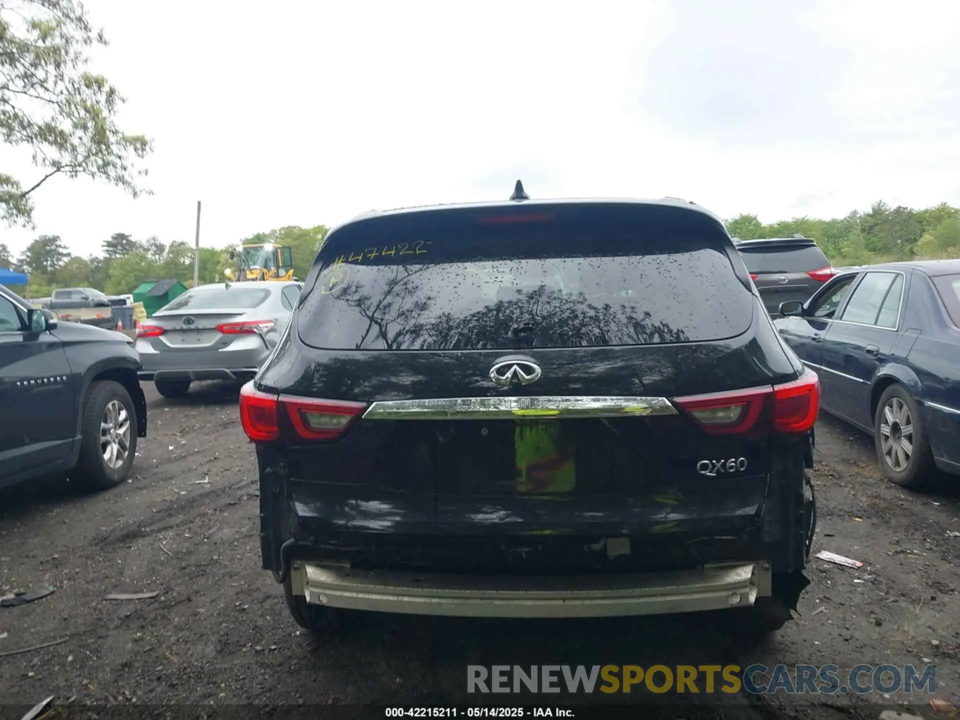 17 Photograph of a damaged car 5N1DL0MN7KC530395 INFINITI QX60 2019