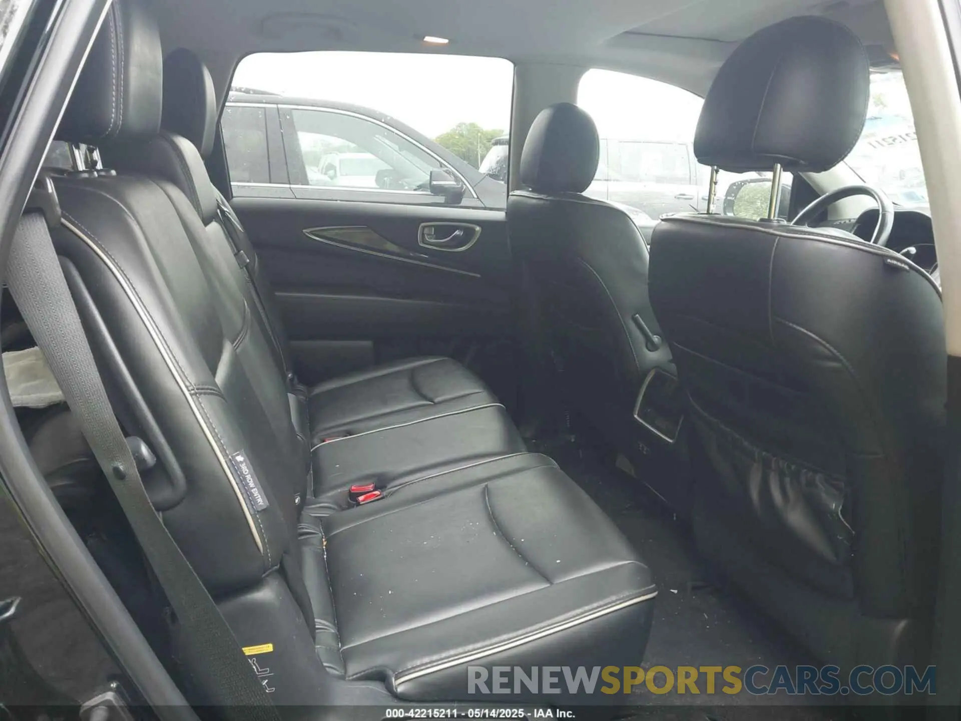 8 Photograph of a damaged car 5N1DL0MN7KC530395 INFINITI QX60 2019
