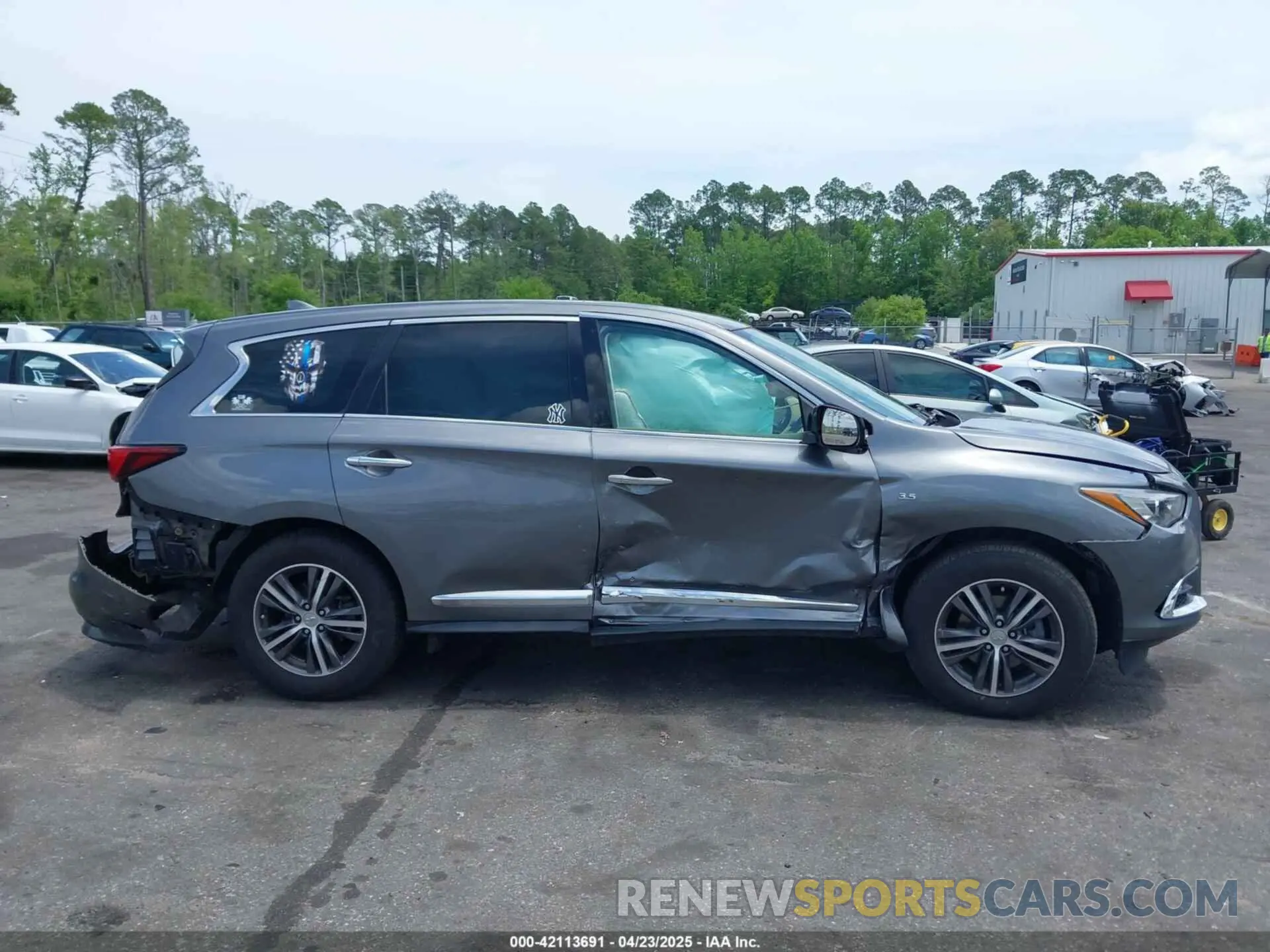 13 Photograph of a damaged car 5N1DL0MN7KC551313 INFINITI QX60 2019