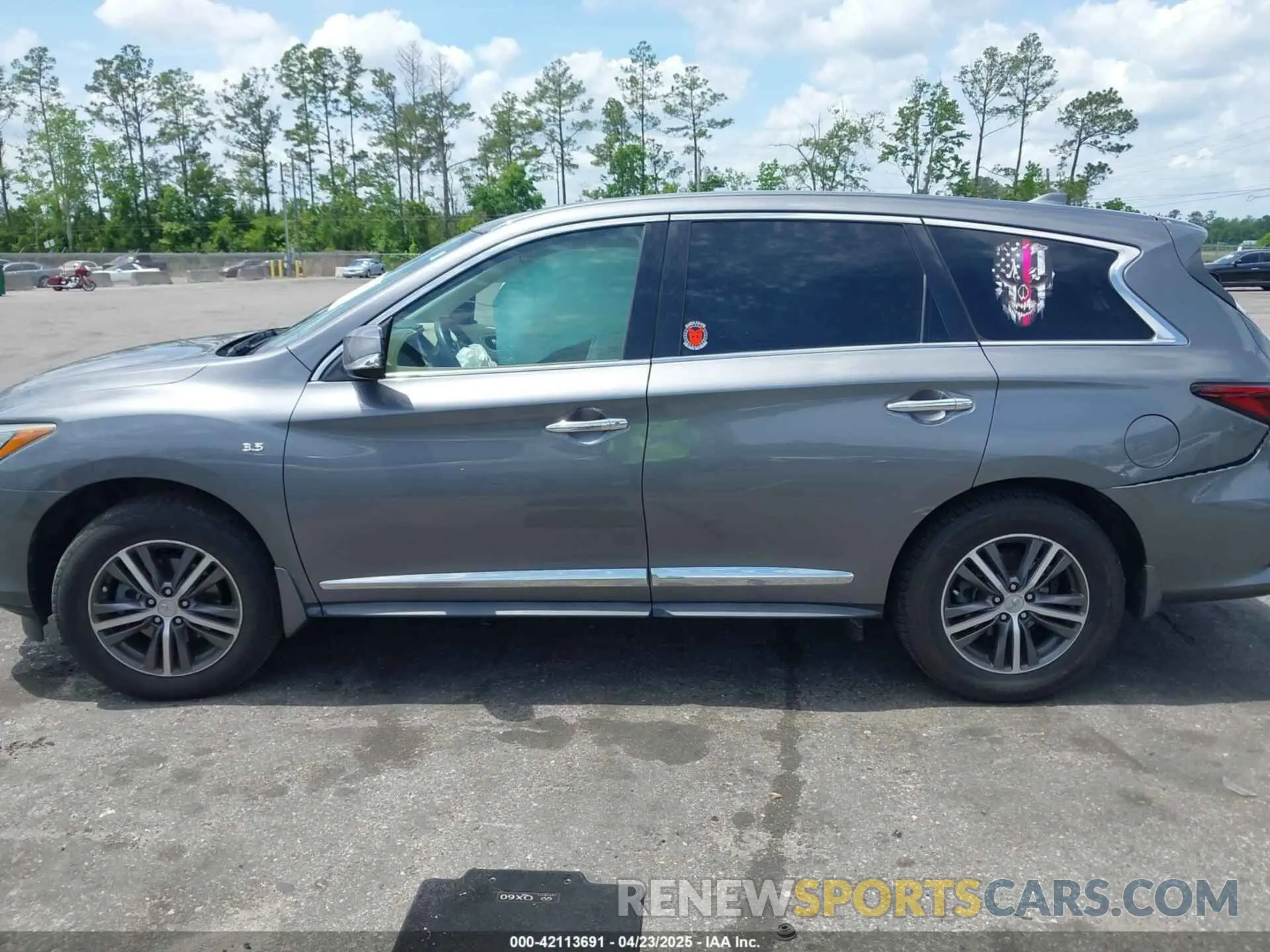 14 Photograph of a damaged car 5N1DL0MN7KC551313 INFINITI QX60 2019