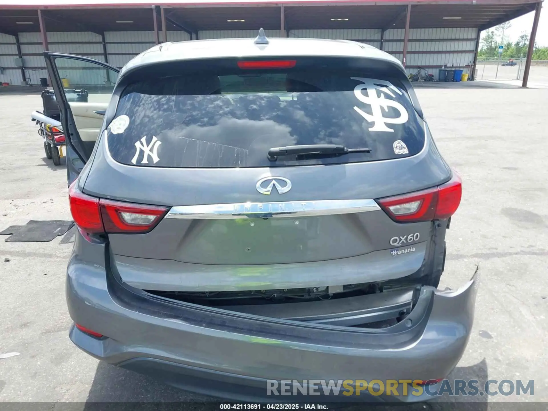 16 Photograph of a damaged car 5N1DL0MN7KC551313 INFINITI QX60 2019