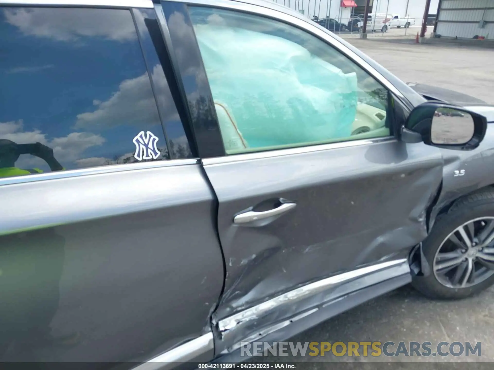 6 Photograph of a damaged car 5N1DL0MN7KC551313 INFINITI QX60 2019