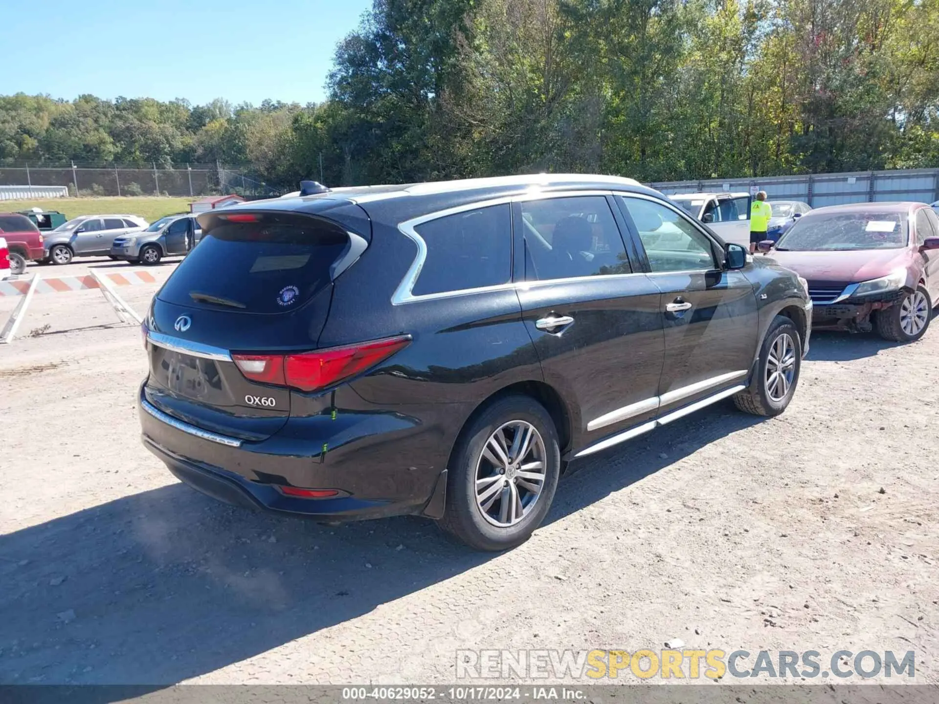 4 Photograph of a damaged car 5N1DL0MN7KC565180 INFINITI QX60 2019