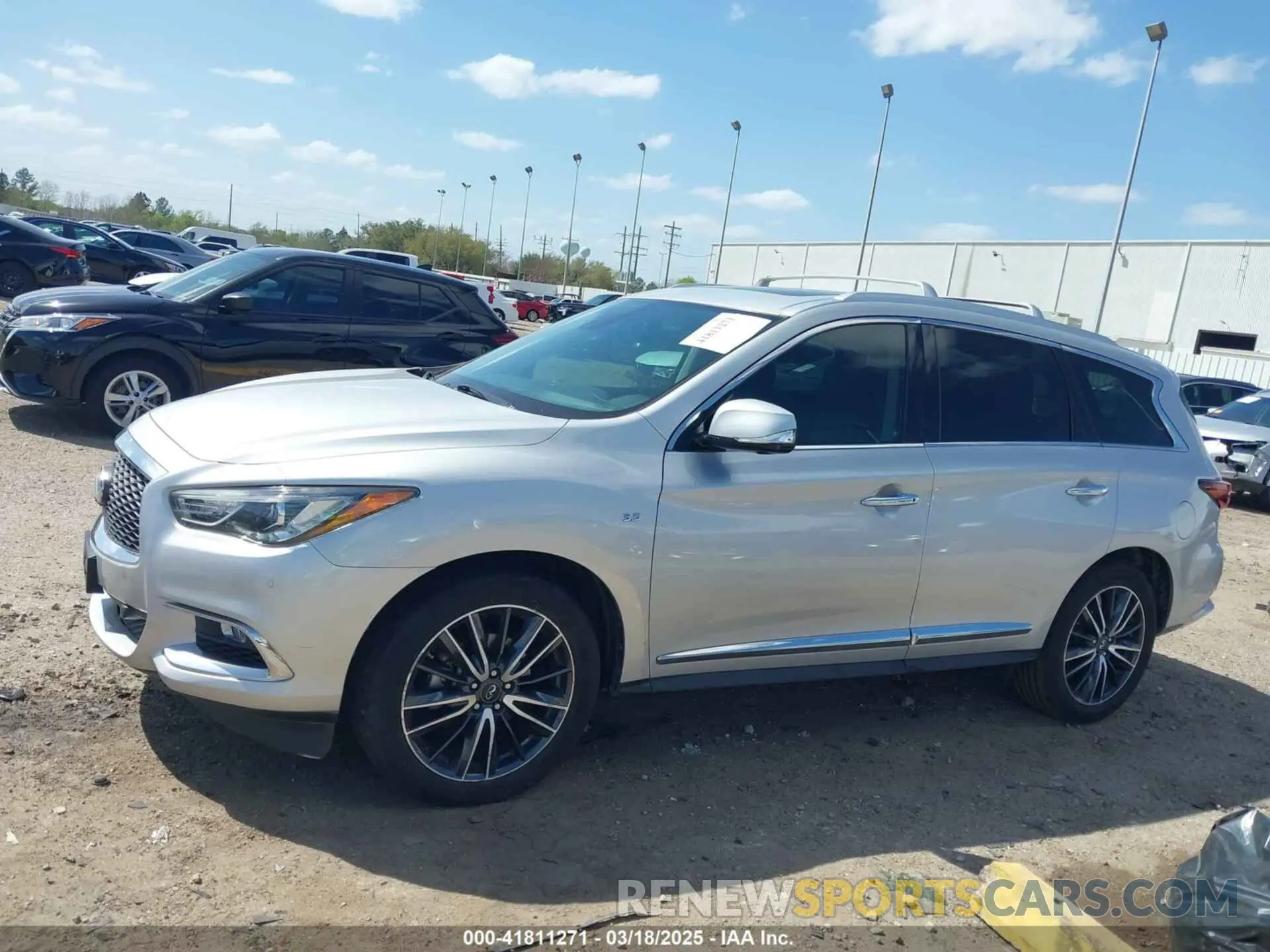 14 Photograph of a damaged car 5N1DL0MN8KC526839 INFINITI QX60 2019