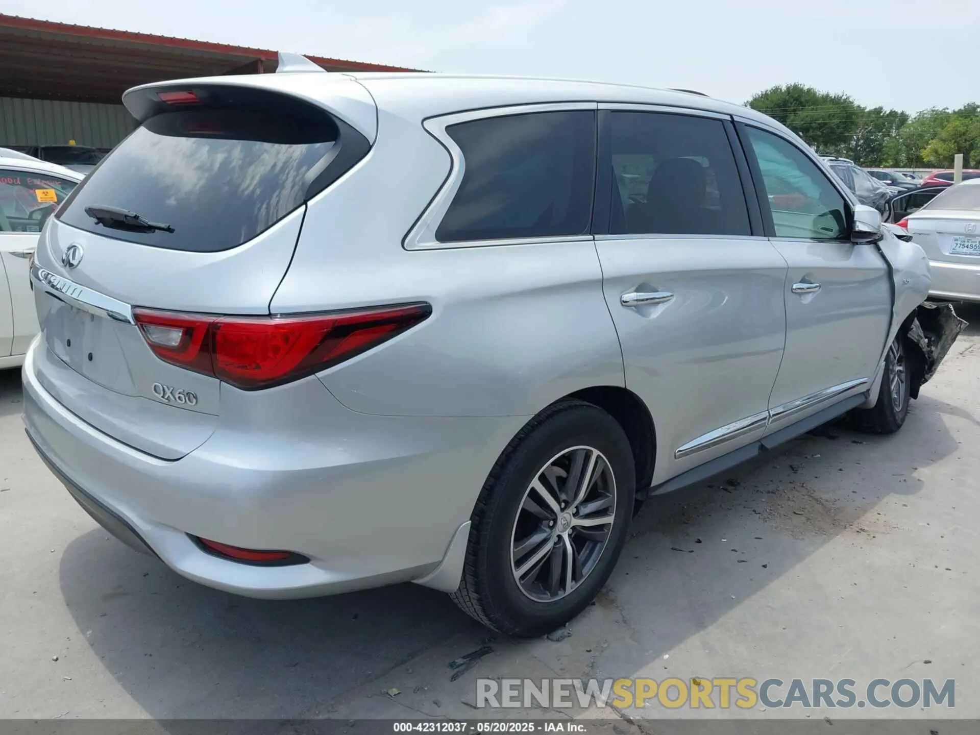 4 Photograph of a damaged car 5N1DL0MN8KC548730 INFINITI QX60 2019