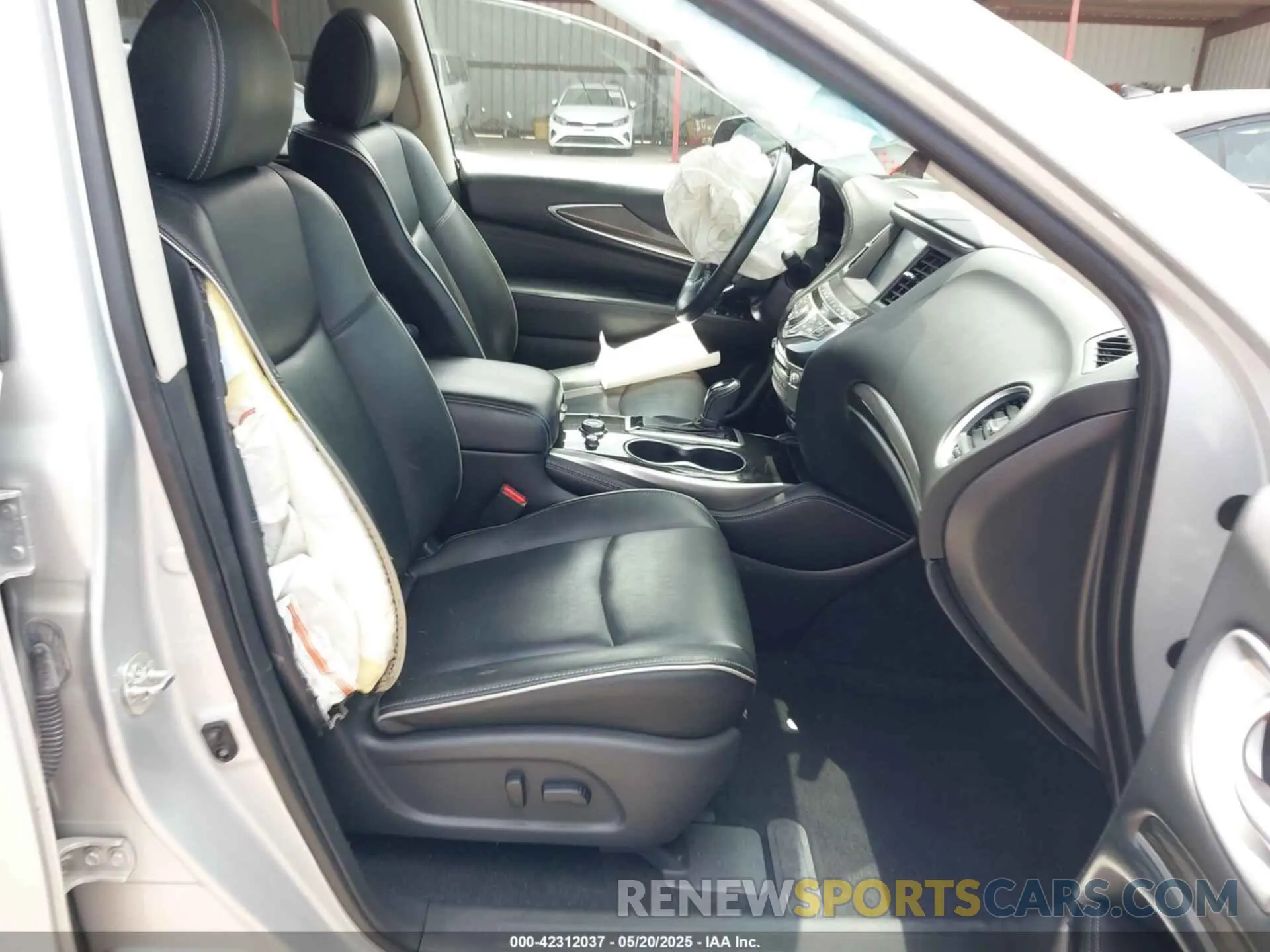 5 Photograph of a damaged car 5N1DL0MN8KC548730 INFINITI QX60 2019