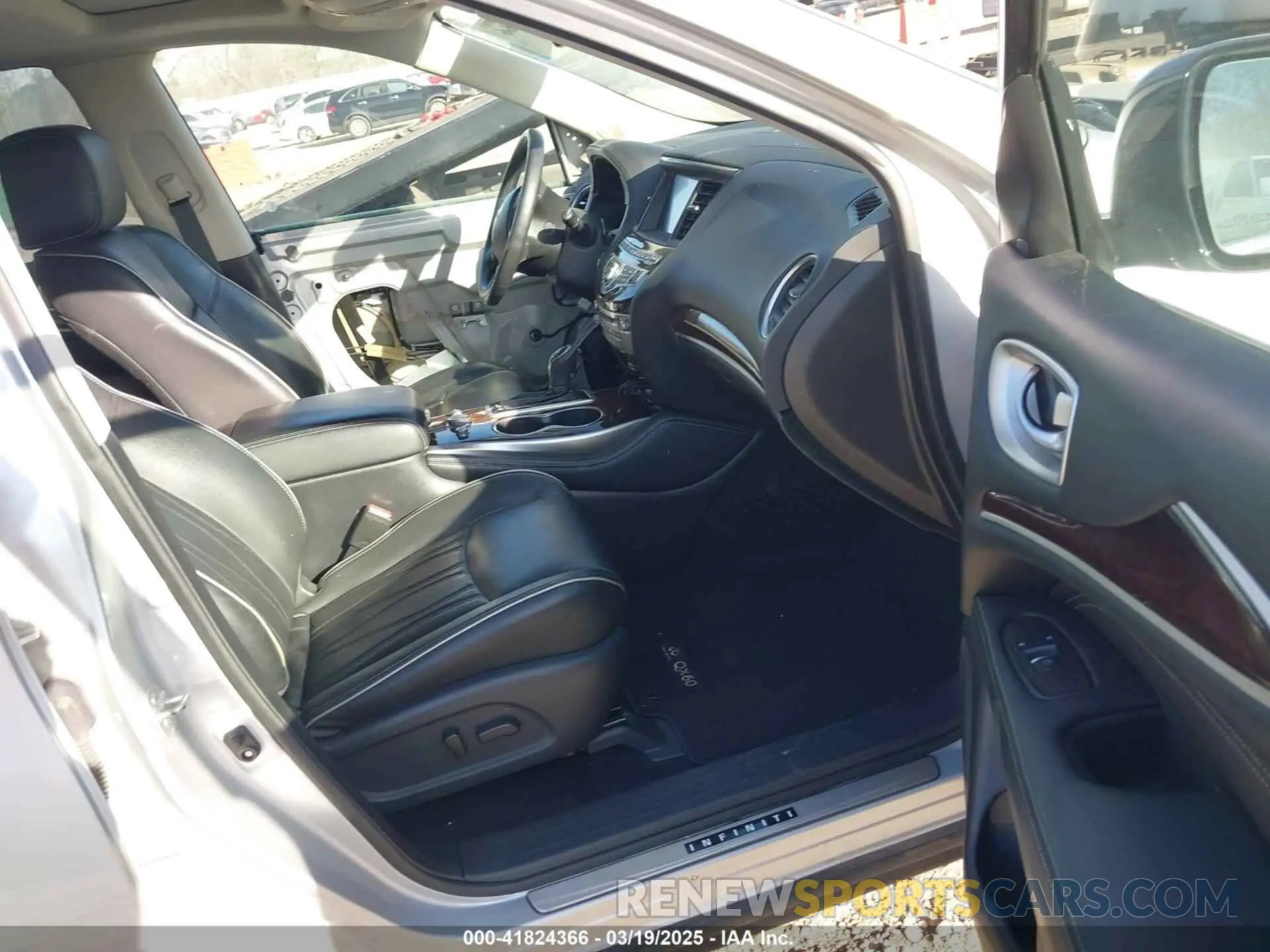 5 Photograph of a damaged car 5N1DL0MN8KC555323 INFINITI QX60 2019