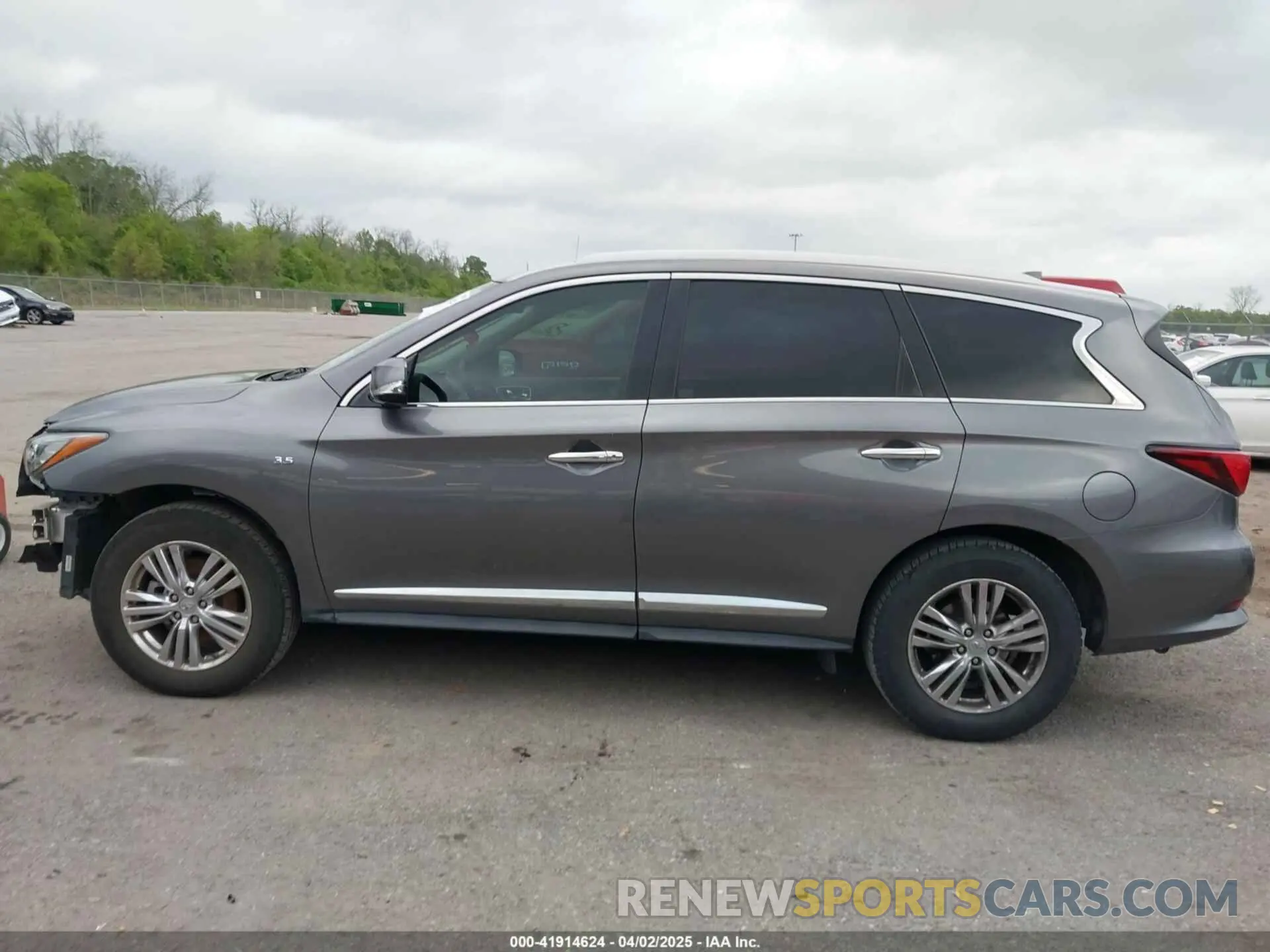 14 Photograph of a damaged car 5N1DL0MN9KC516854 INFINITI QX60 2019