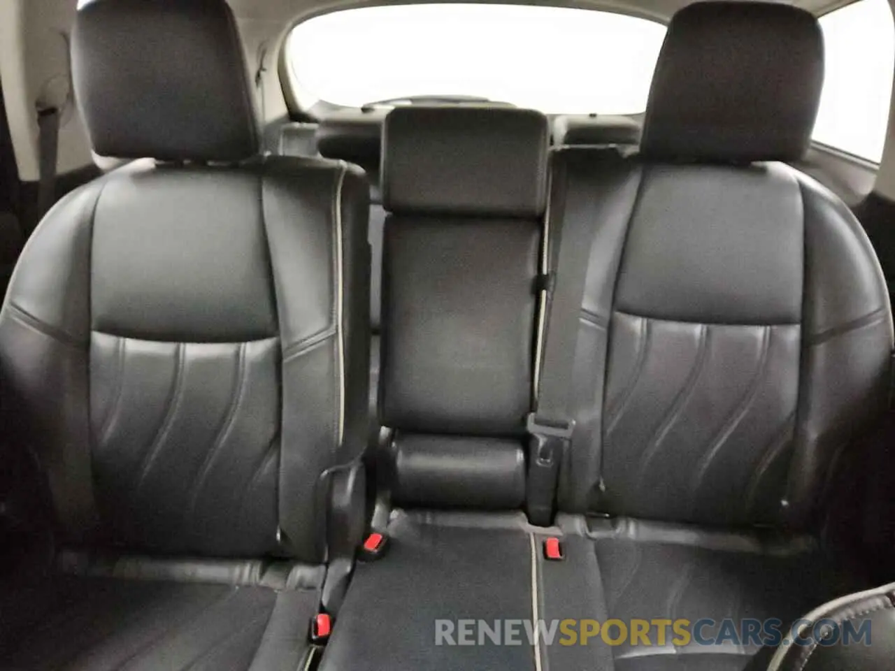 10 Photograph of a damaged car 5N1DL0MN9KC530401 INFINITI QX60 2019