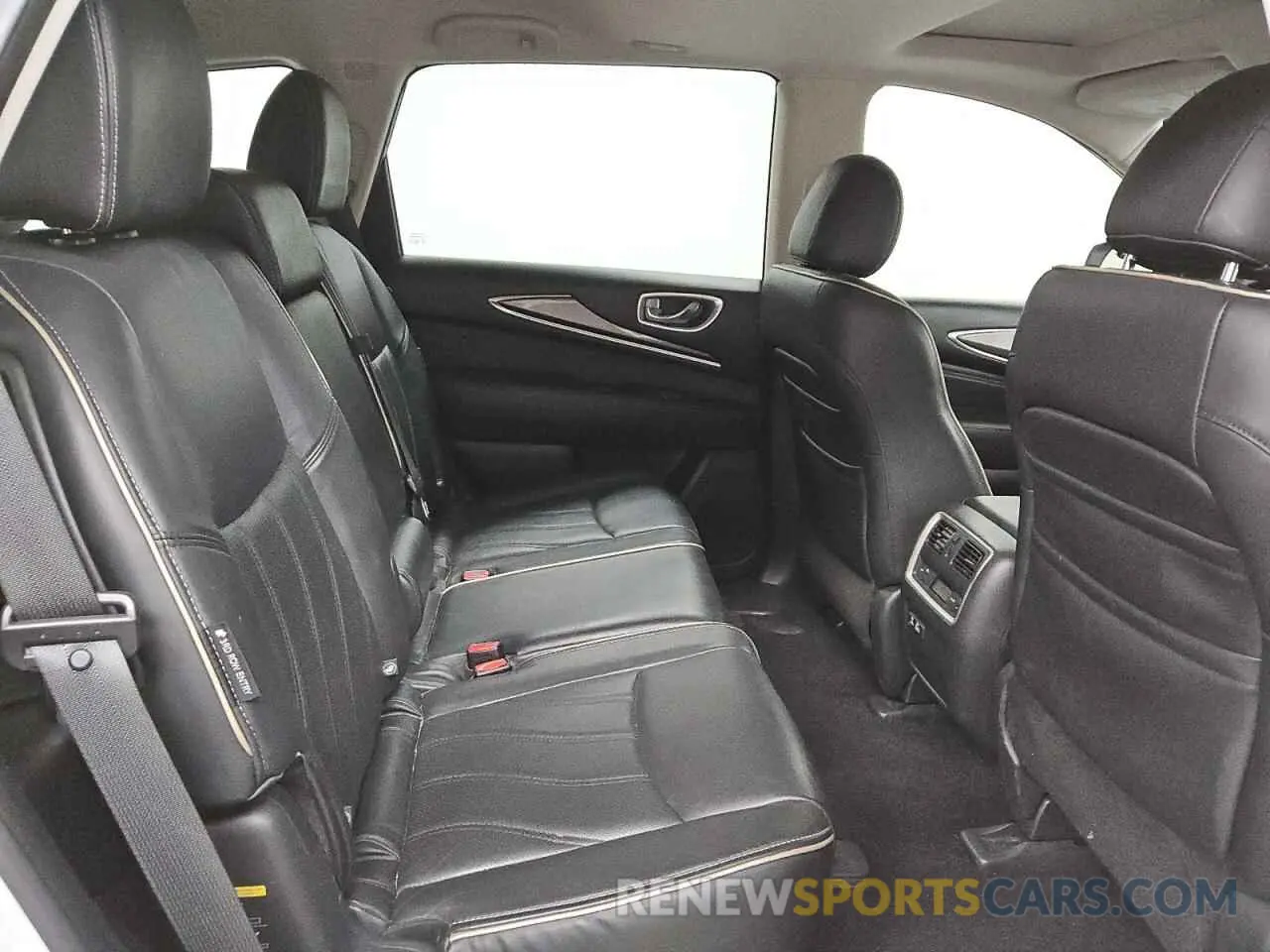 11 Photograph of a damaged car 5N1DL0MN9KC530401 INFINITI QX60 2019