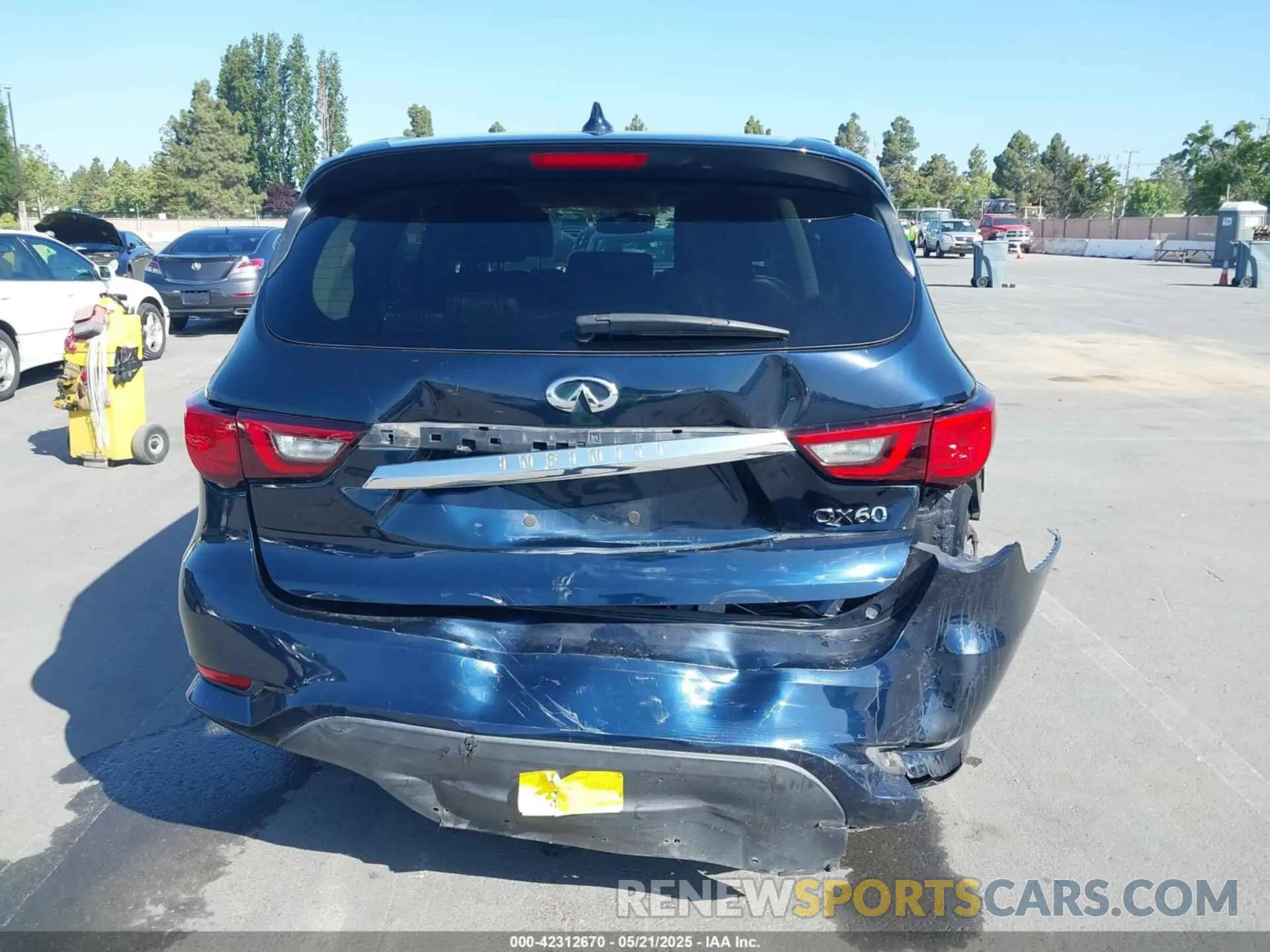 16 Photograph of a damaged car 5N1DL0MN9KC567285 INFINITI QX60 2019