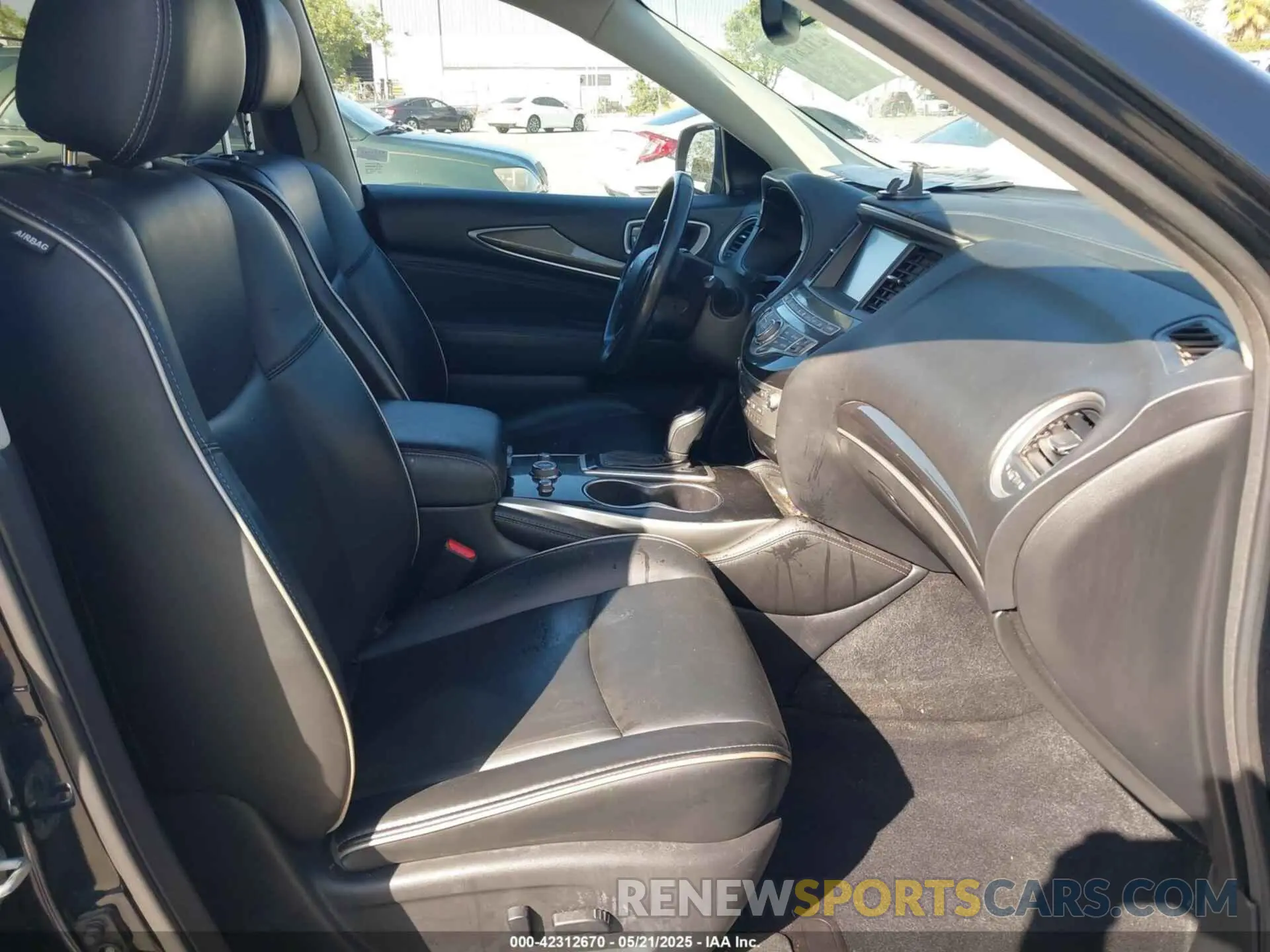 5 Photograph of a damaged car 5N1DL0MN9KC567285 INFINITI QX60 2019