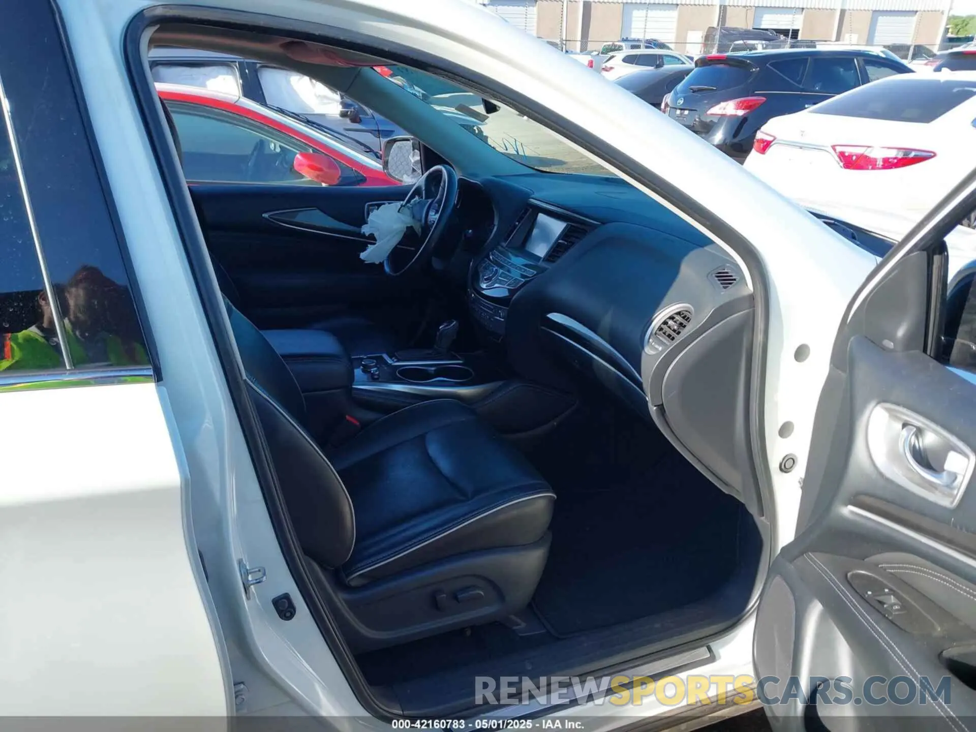 5 Photograph of a damaged car 5N1DL0MNXKC503952 INFINITI QX60 2019
