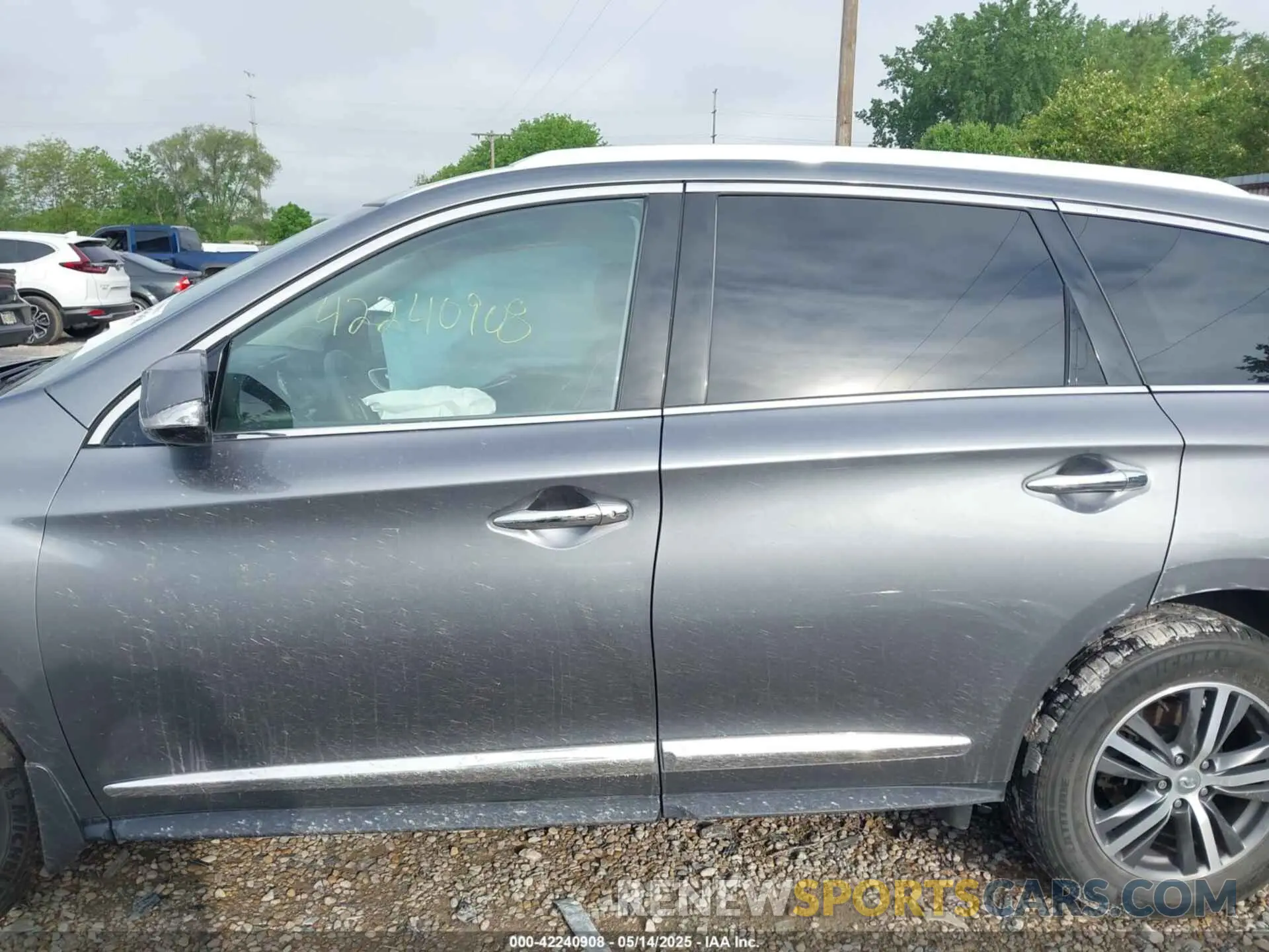 15 Photograph of a damaged car 5N1DL0MM2LC517417 INFINITI QX60 2020