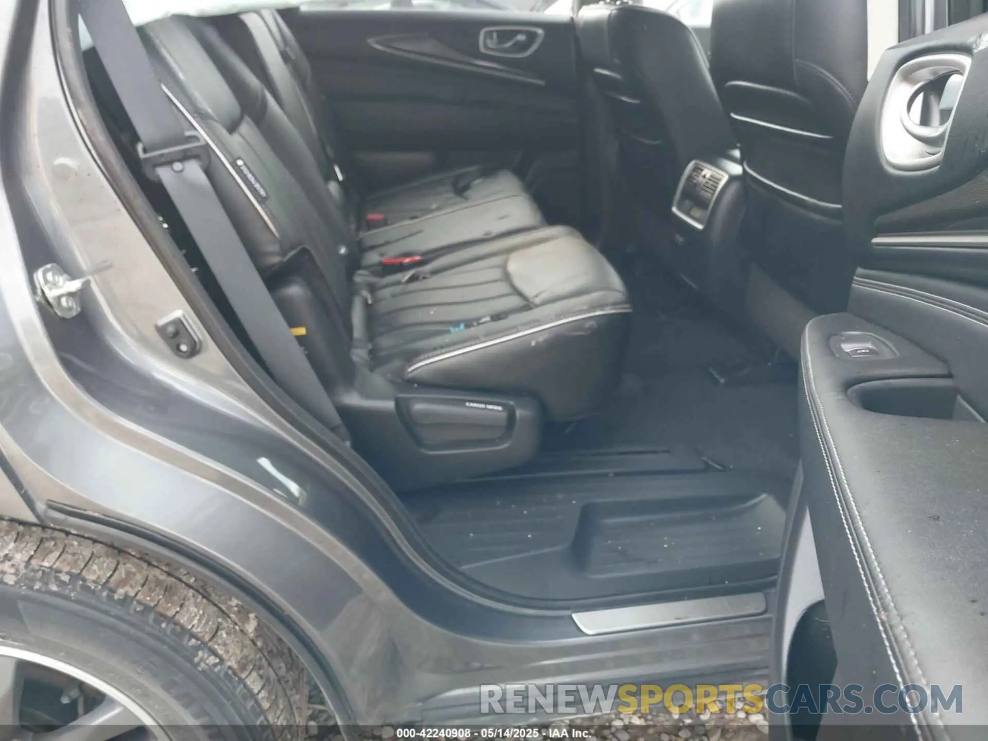 8 Photograph of a damaged car 5N1DL0MM2LC517417 INFINITI QX60 2020
