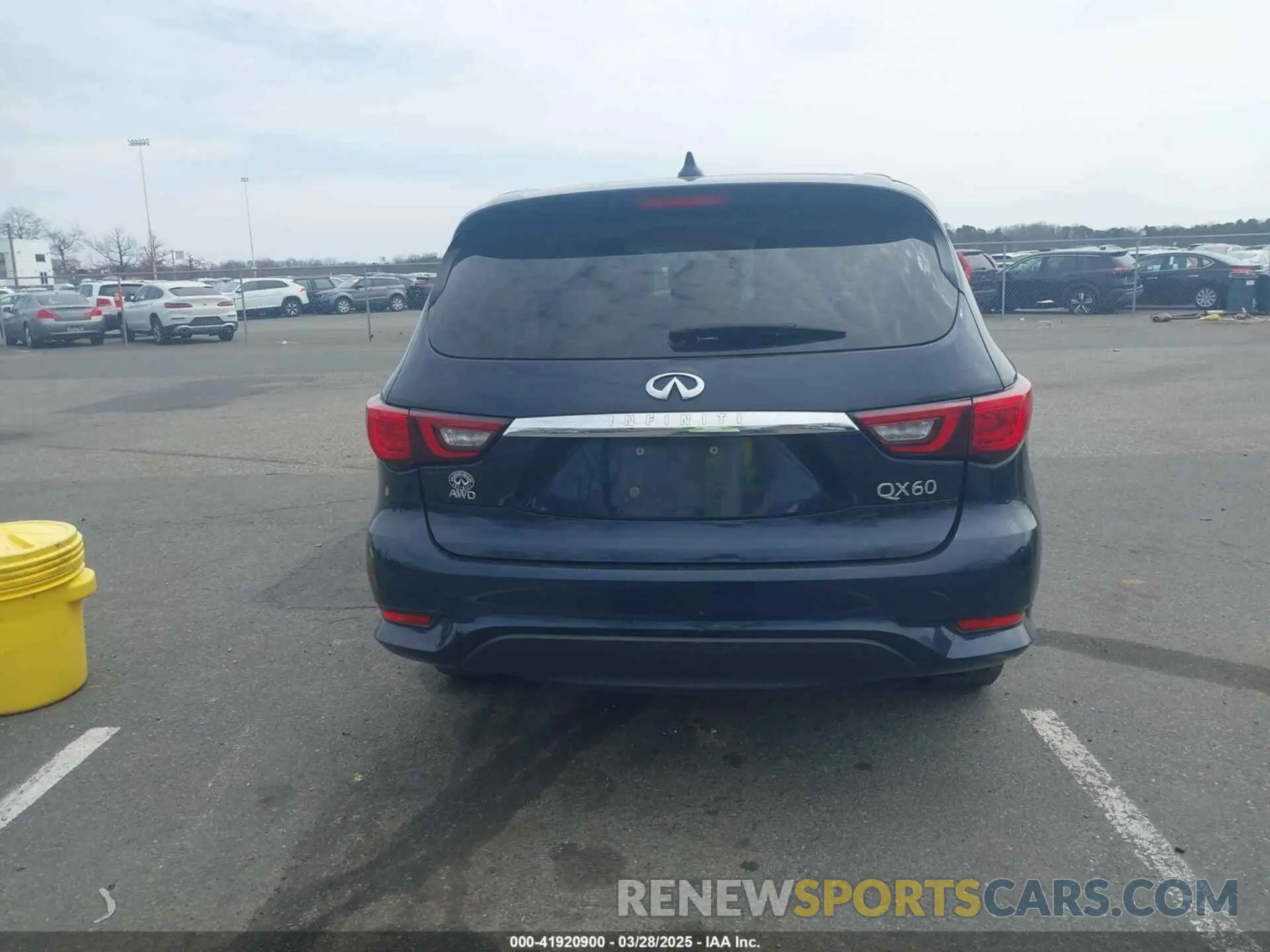 16 Photograph of a damaged car 5N1DL0MM2LC528479 INFINITI QX60 2020