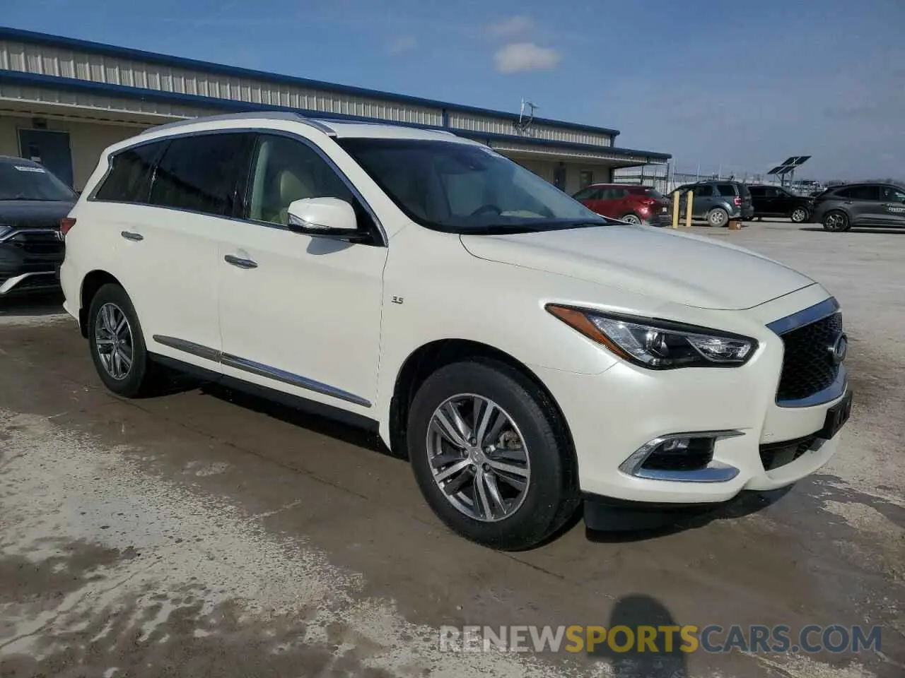 4 Photograph of a damaged car 5N1DL0MM2LC533522 INFINITI QX60 2020