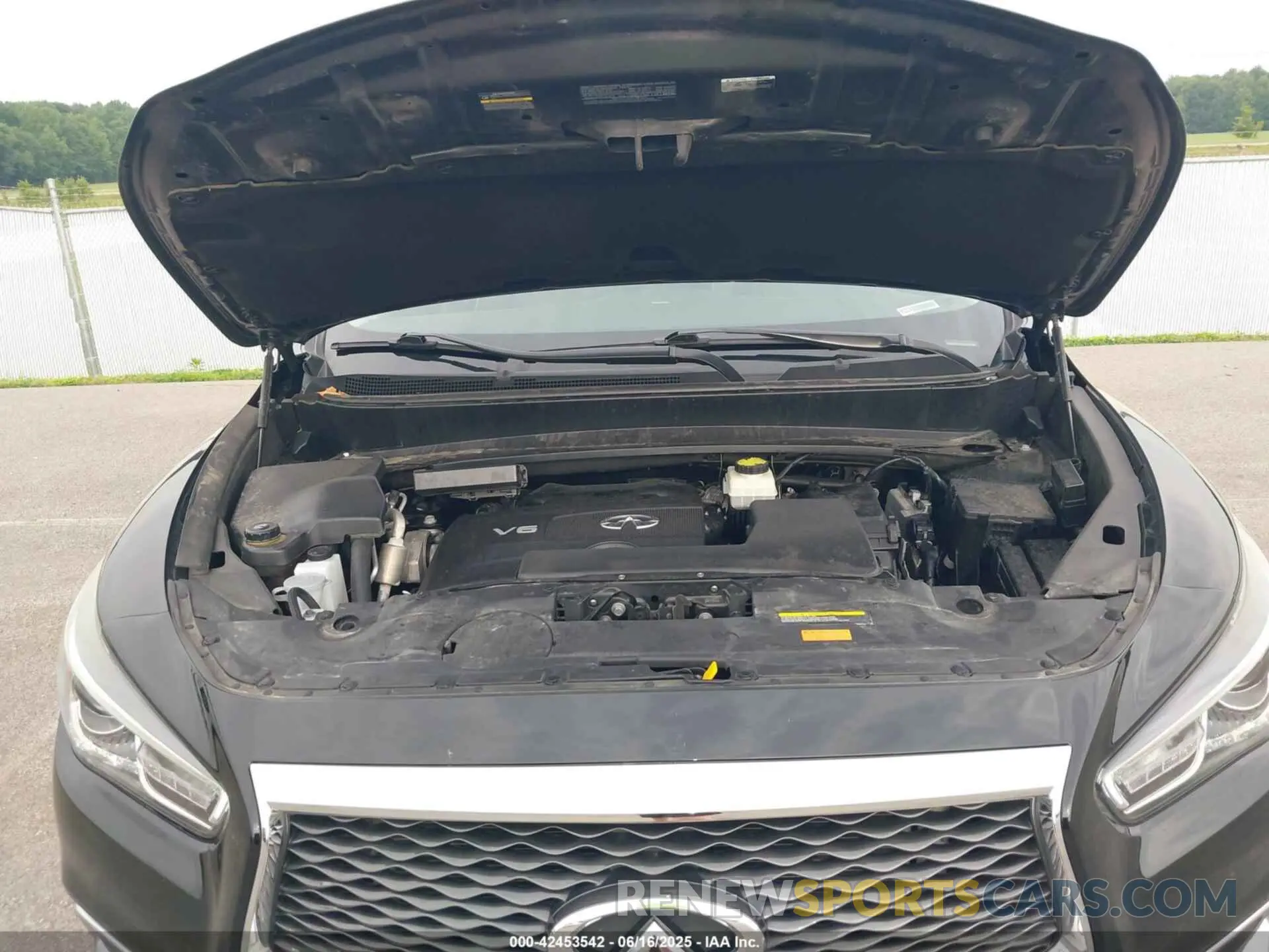 10 Photograph of a damaged car 5N1DL0MM3LC517202 INFINITI QX60 2020