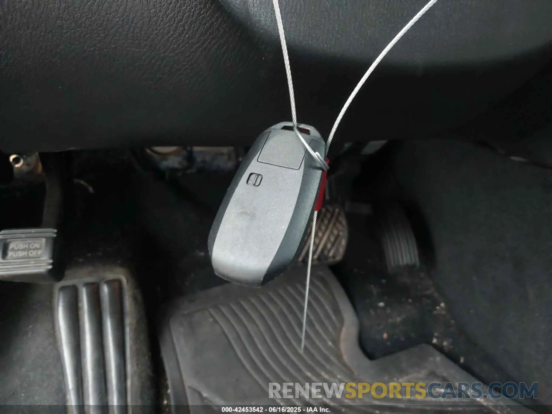 11 Photograph of a damaged car 5N1DL0MM3LC517202 INFINITI QX60 2020