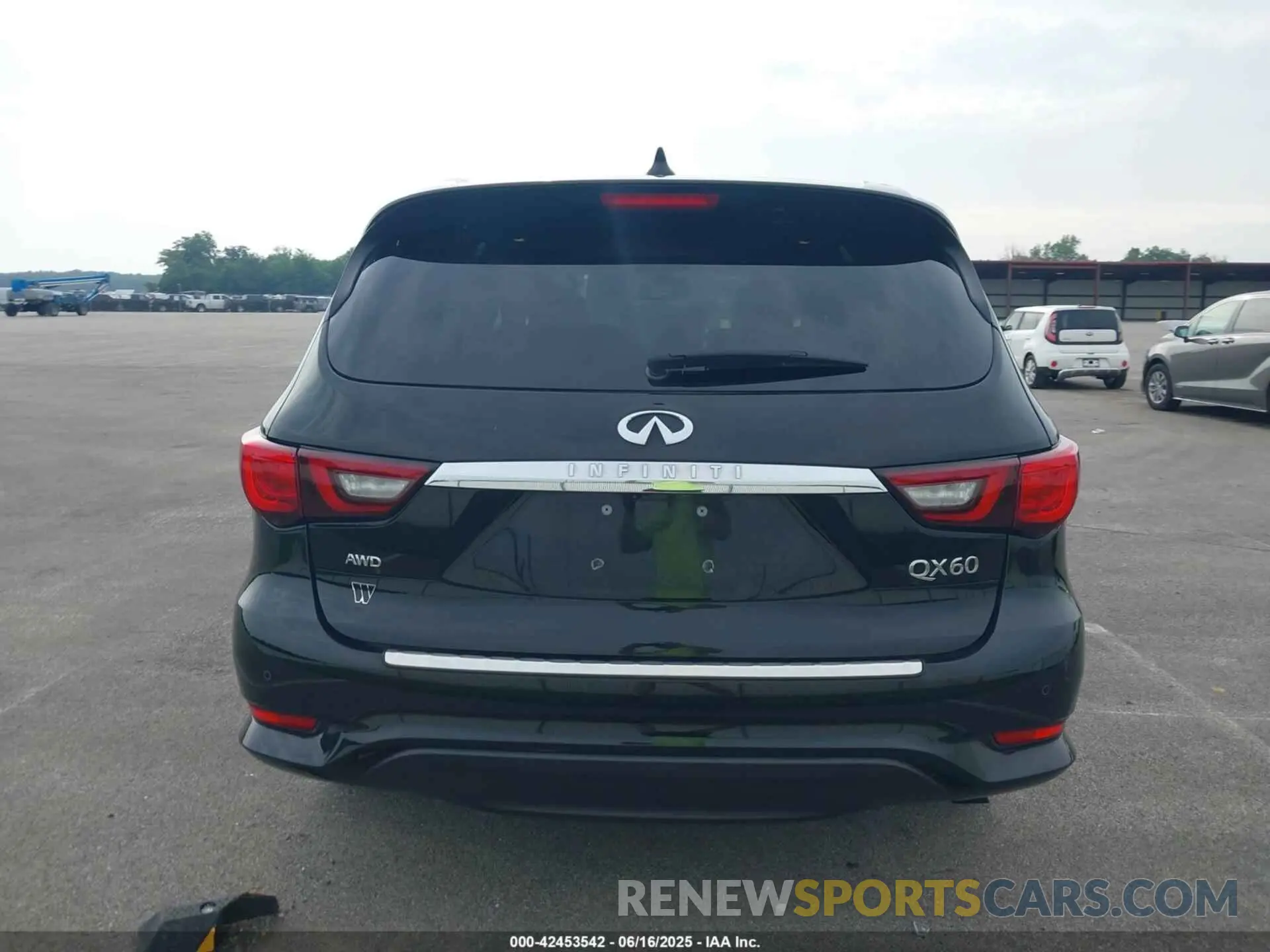 16 Photograph of a damaged car 5N1DL0MM3LC517202 INFINITI QX60 2020