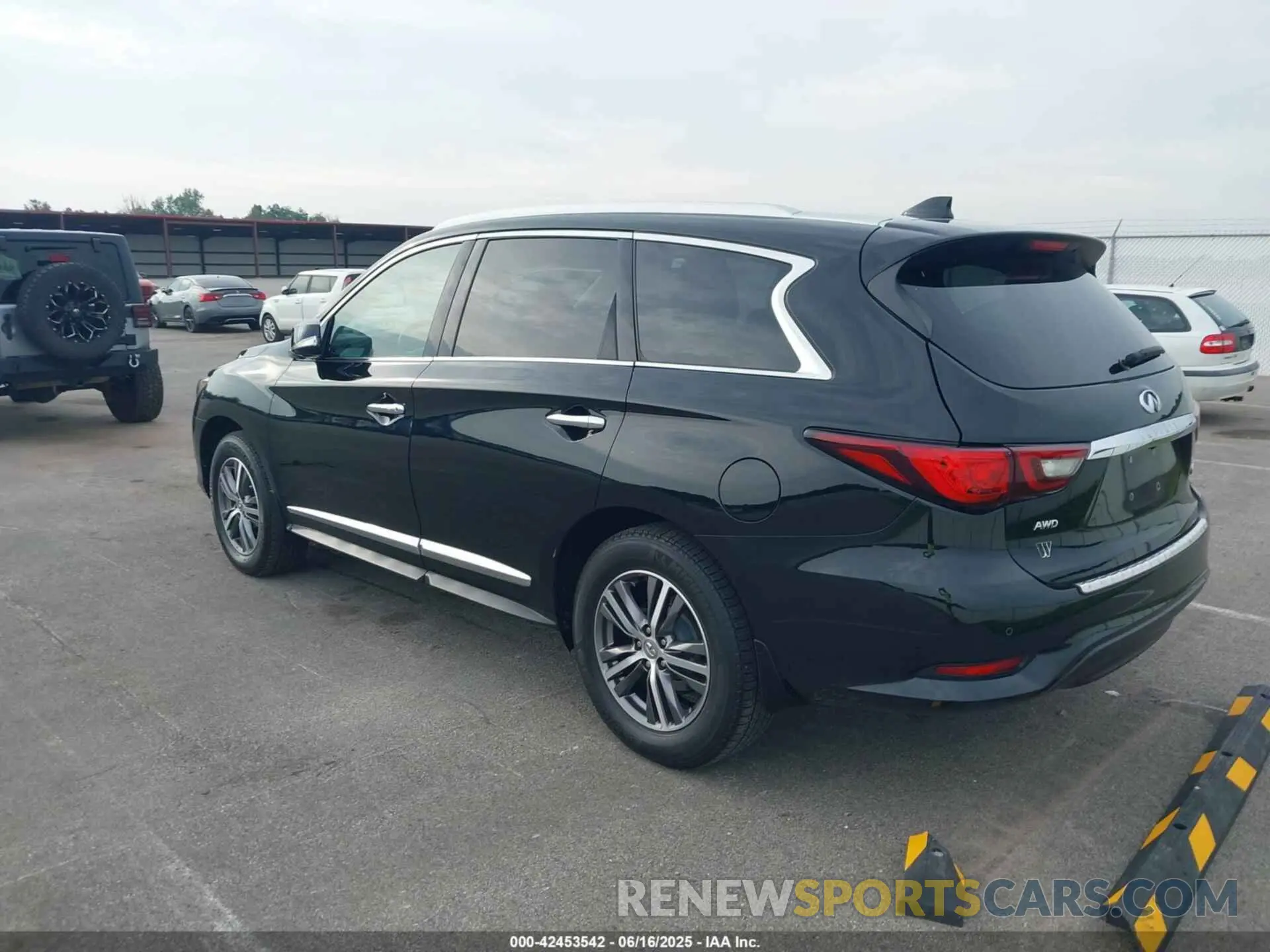 3 Photograph of a damaged car 5N1DL0MM3LC517202 INFINITI QX60 2020