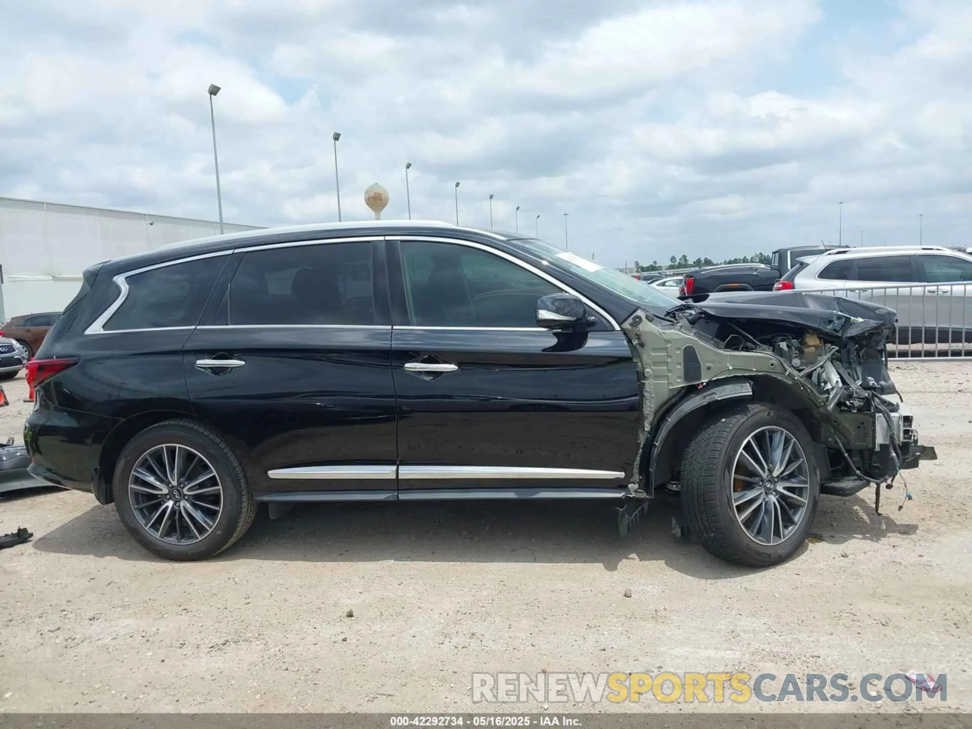 14 Photograph of a damaged car 5N1DL0MM3LC524411 INFINITI QX60 2020