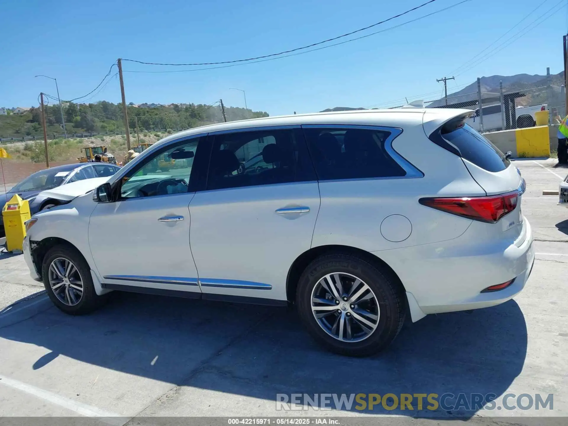 14 Photograph of a damaged car 5N1DL0MM4LC538947 INFINITI QX60 2020