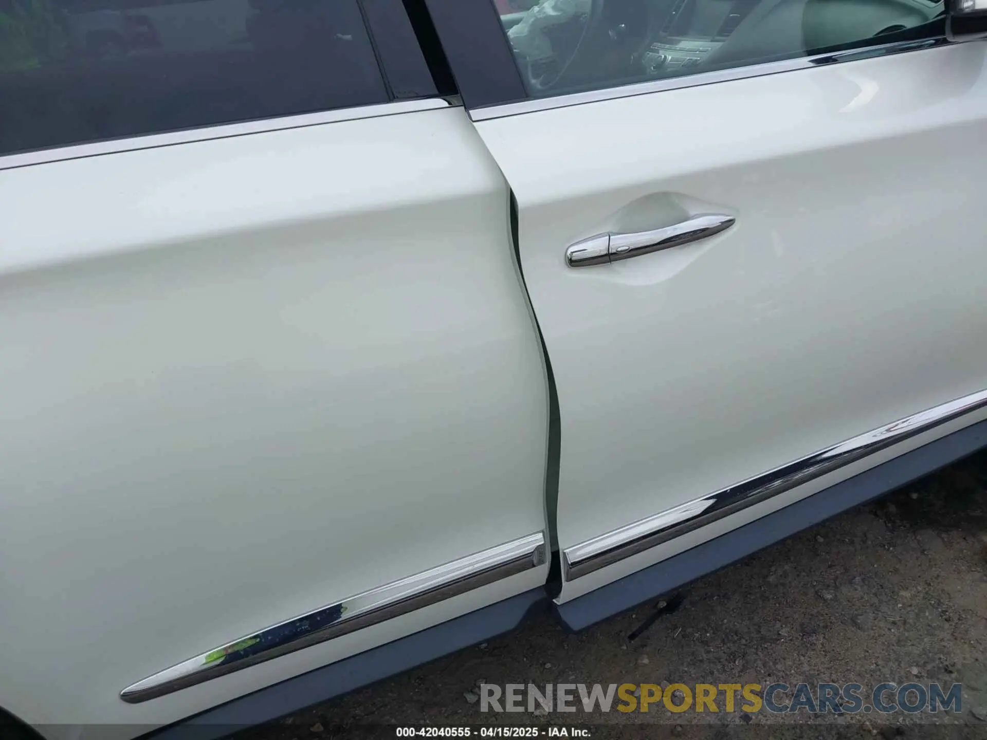 18 Photograph of a damaged car 5N1DL0MM8LC513355 INFINITI QX60 2020