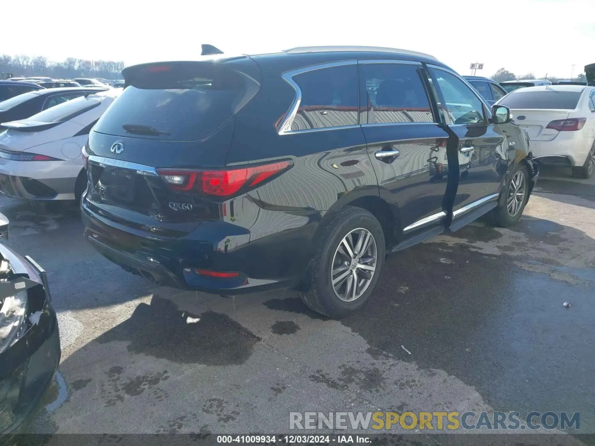 4 Photograph of a damaged car 5N1DL0MM9LC503417 INFINITI QX60 2020