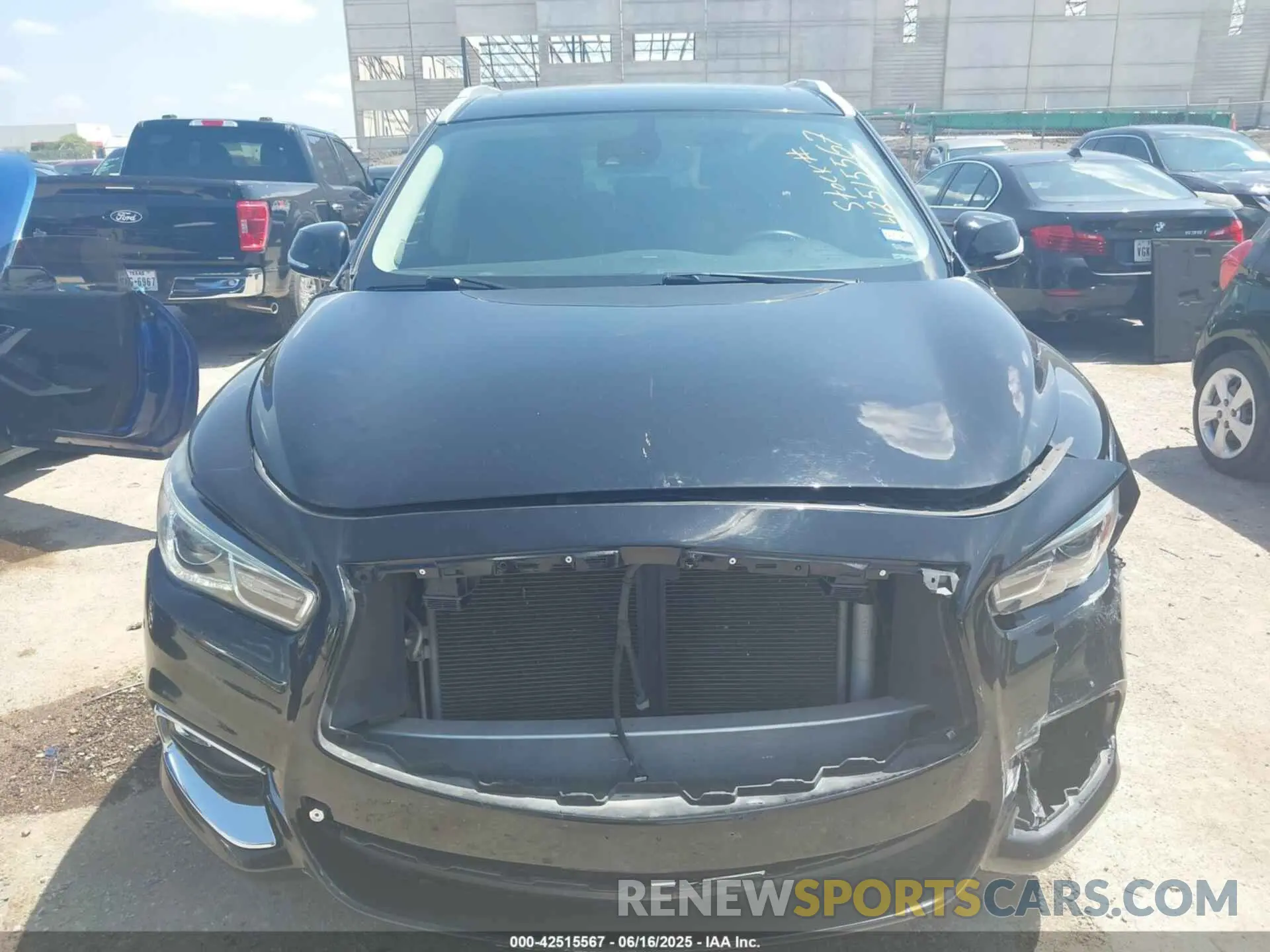 13 Photograph of a damaged car 5N1DL0MMXLC502566 INFINITI QX60 2020
