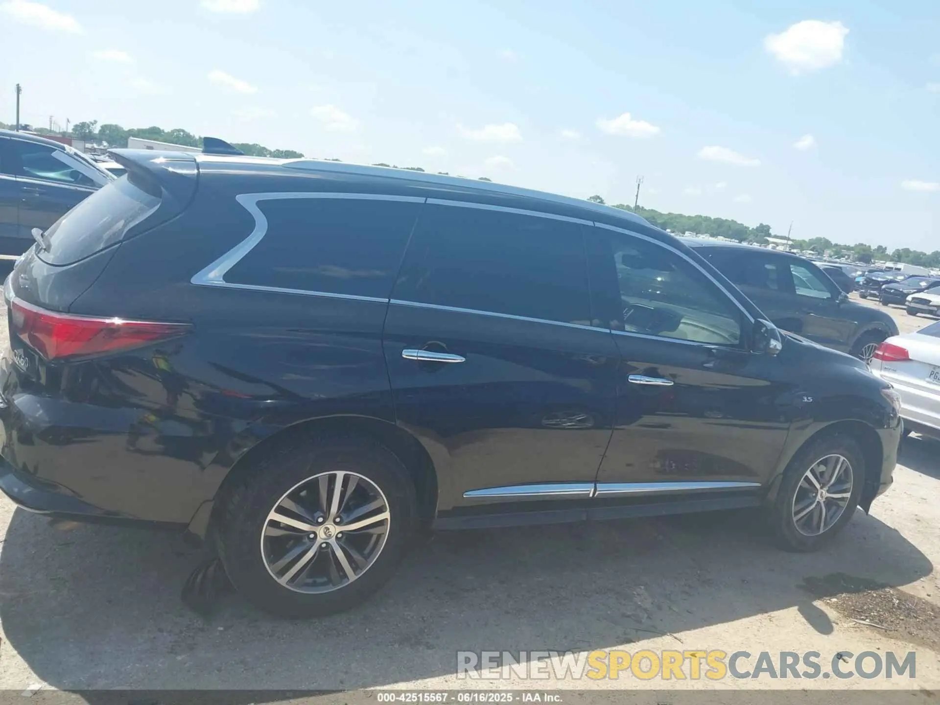 14 Photograph of a damaged car 5N1DL0MMXLC502566 INFINITI QX60 2020