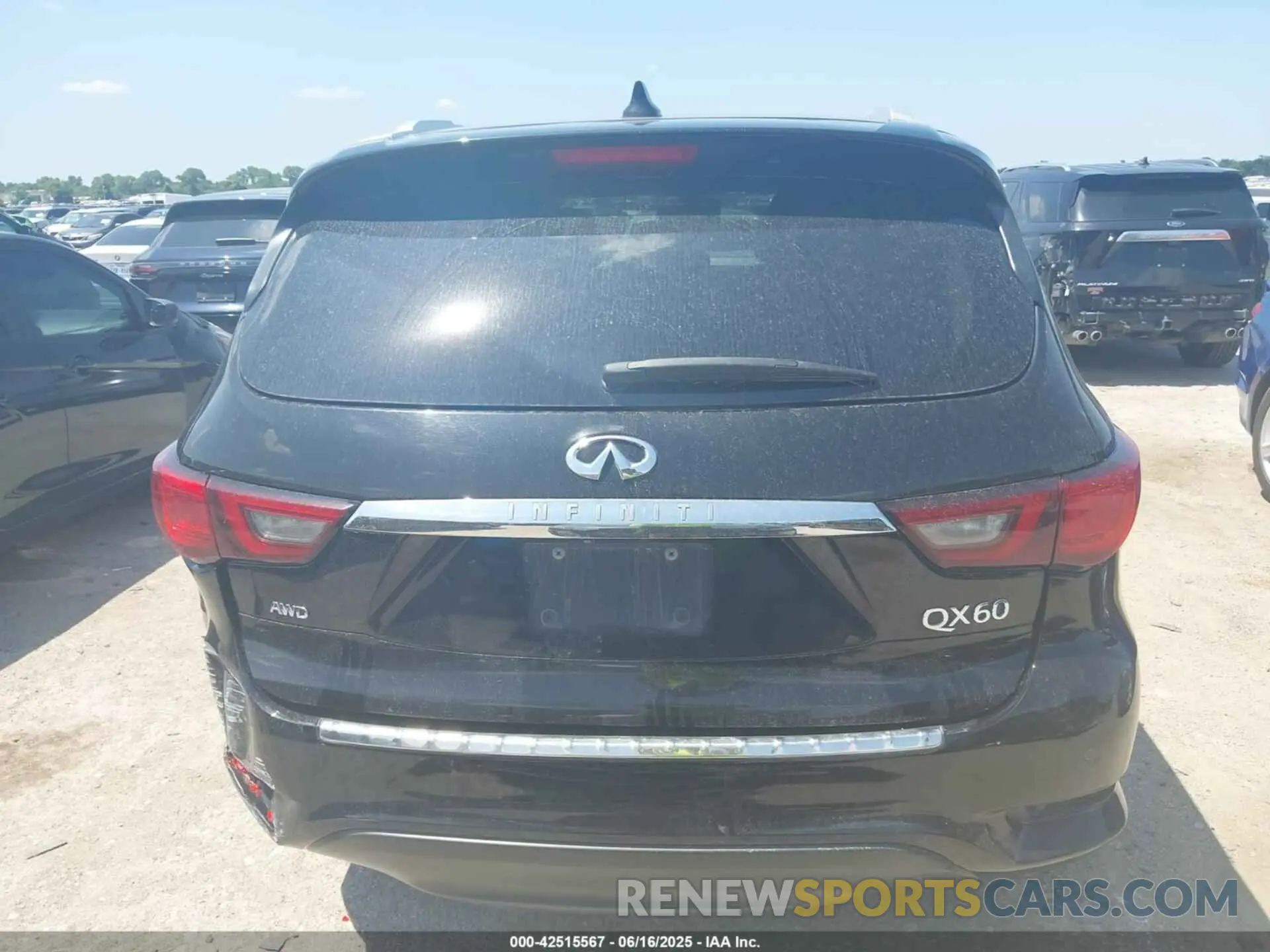 17 Photograph of a damaged car 5N1DL0MMXLC502566 INFINITI QX60 2020