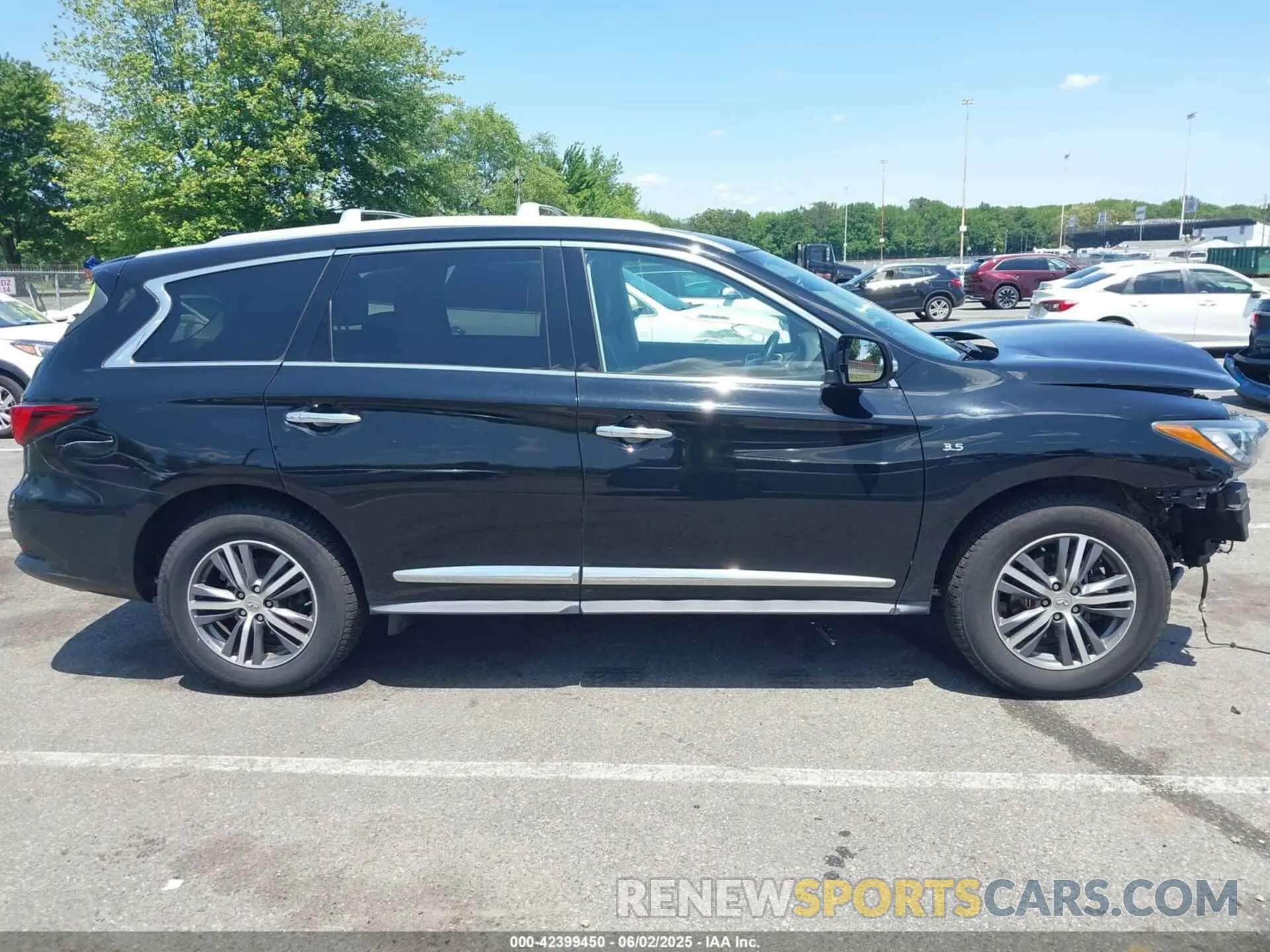 13 Photograph of a damaged car 5N1DL0MMXLC523627 INFINITI QX60 2020